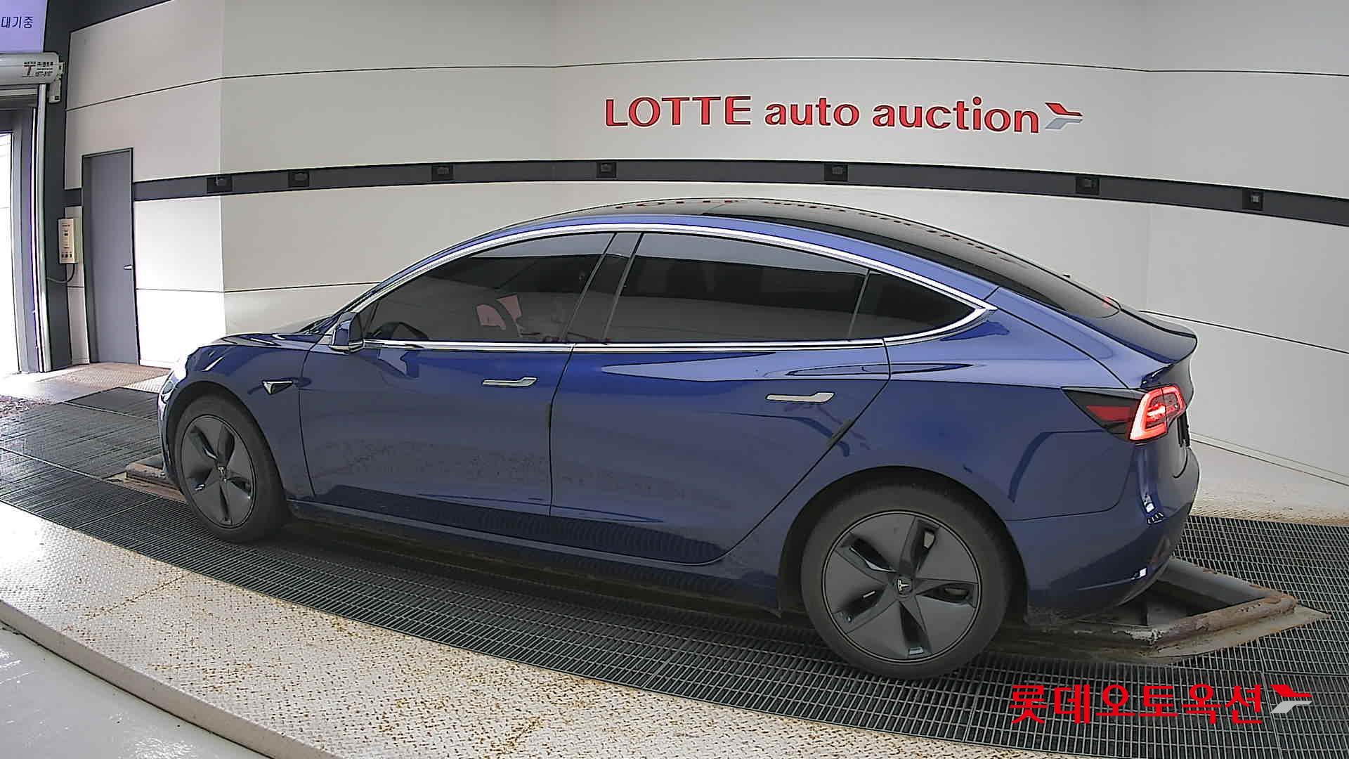 تسلا MODEL 3