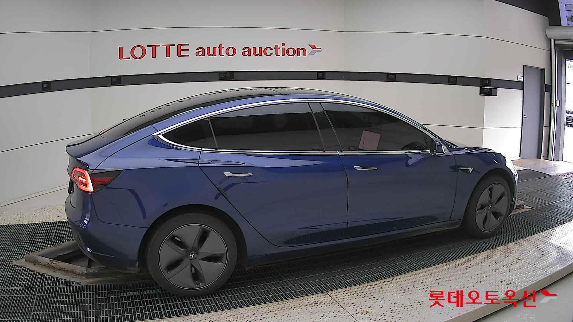 تسلا MODEL 3