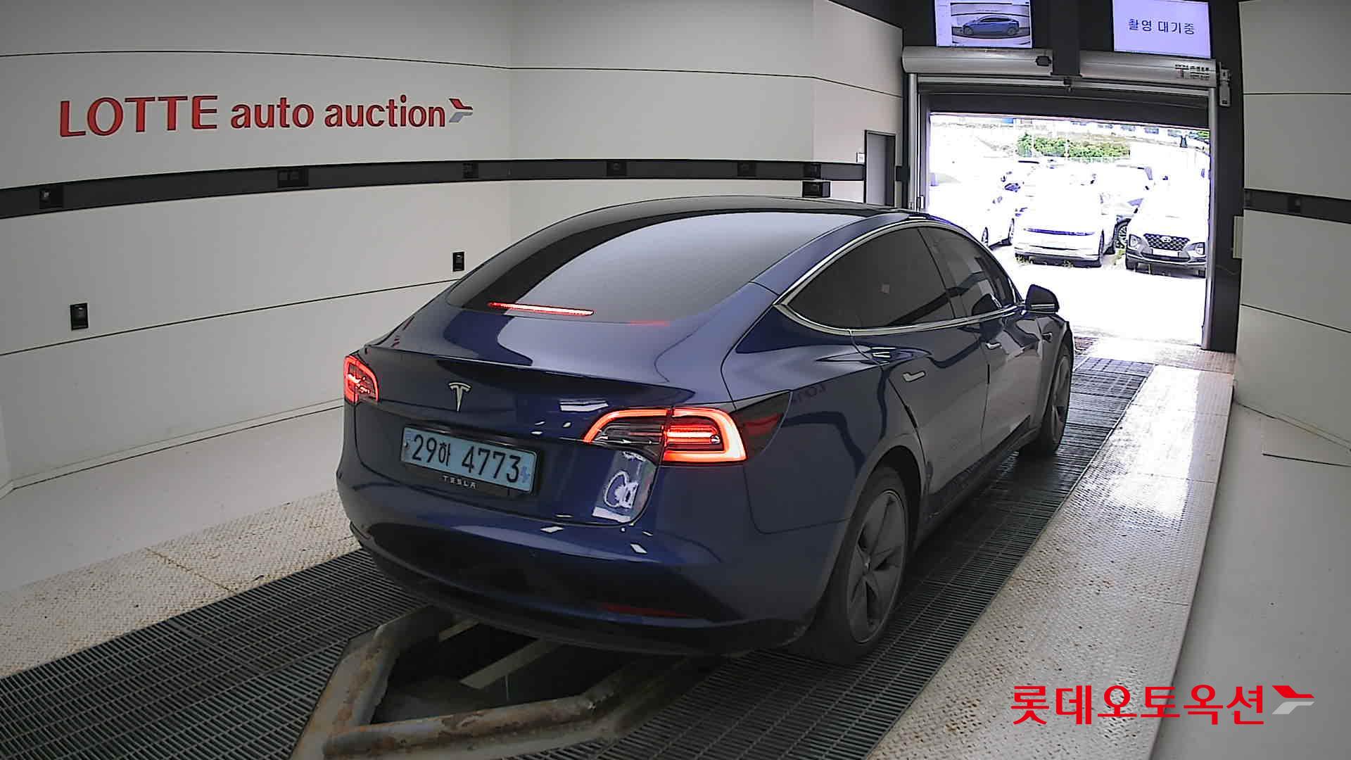 تسلا MODEL 3