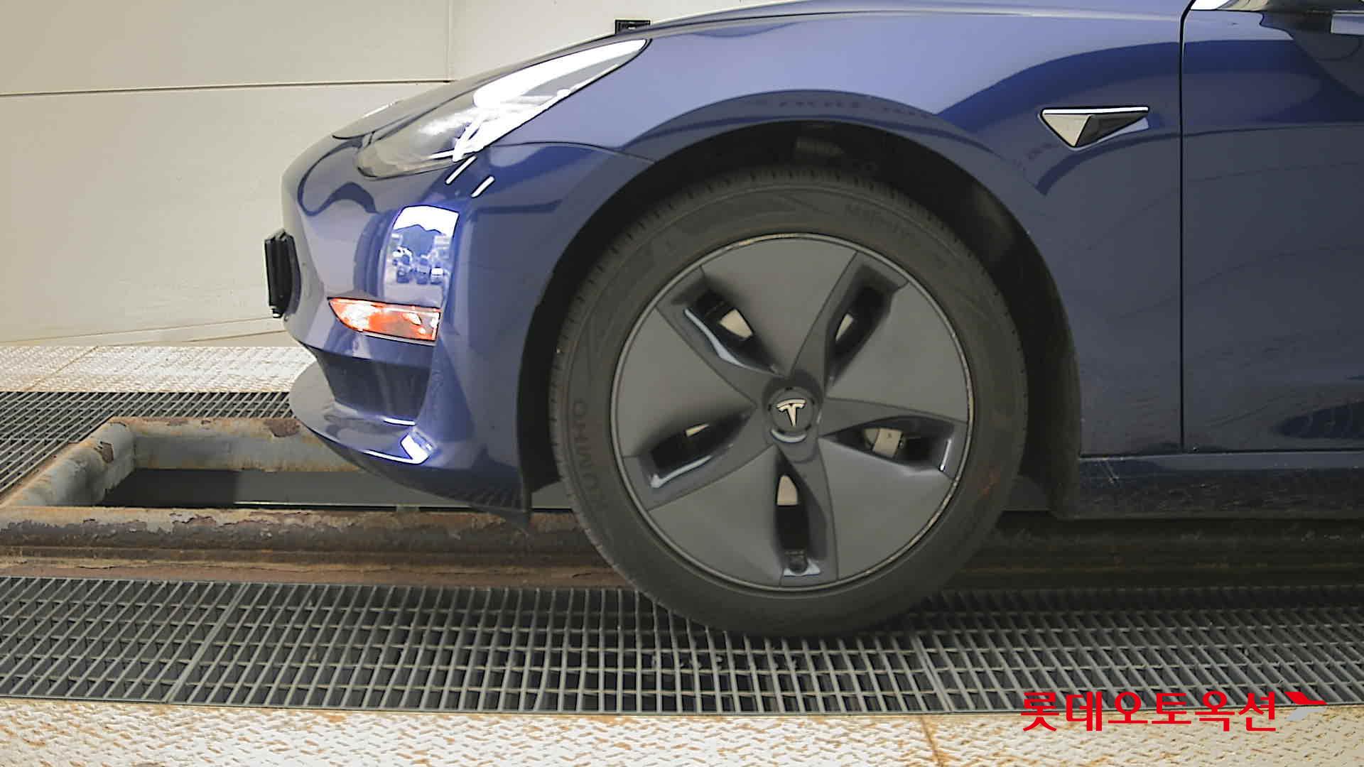 تسلا MODEL 3