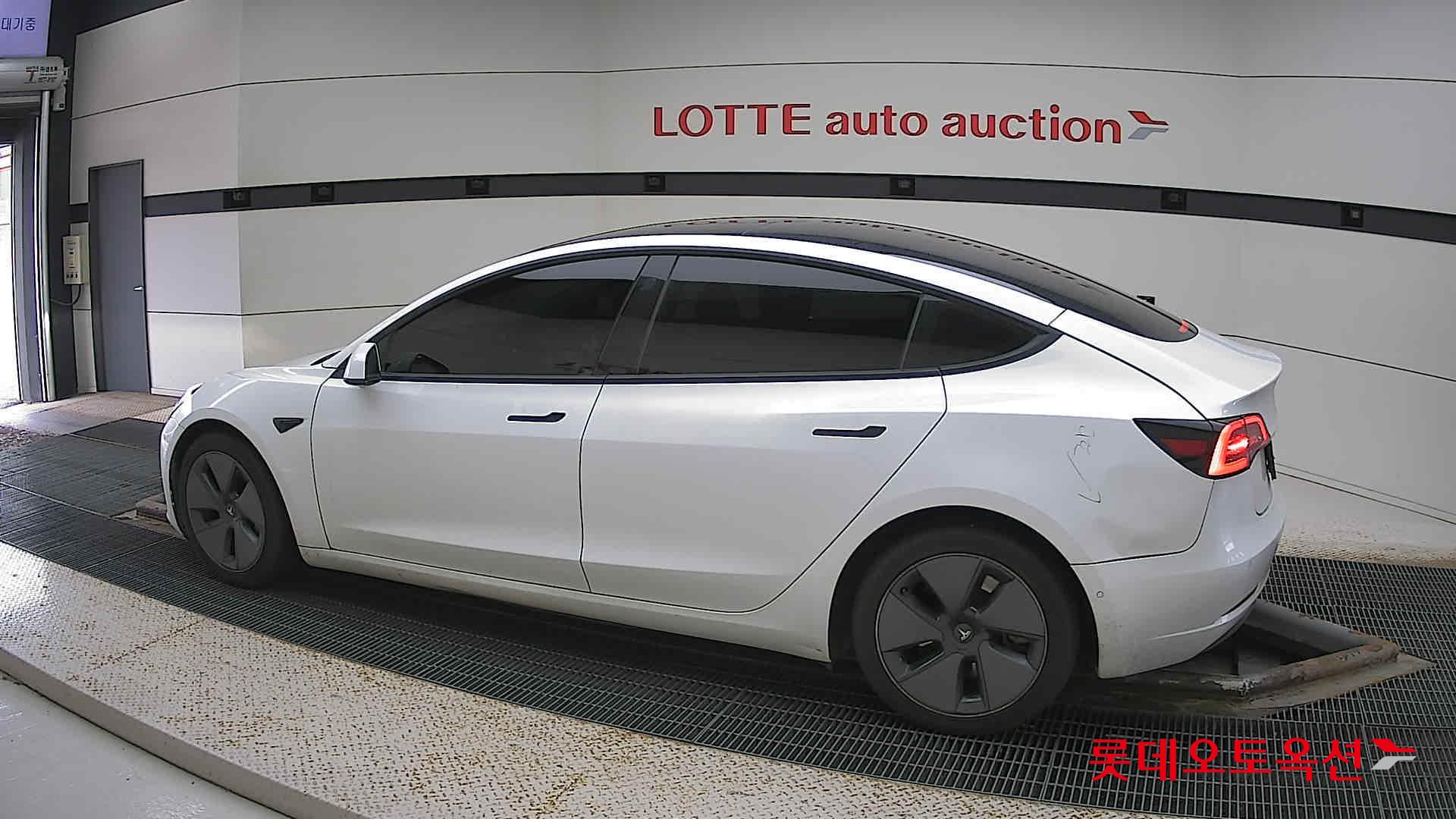 تسلا MODEL 3