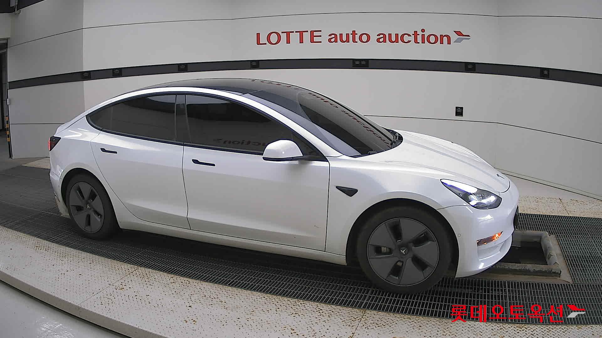 تسلا MODEL 3