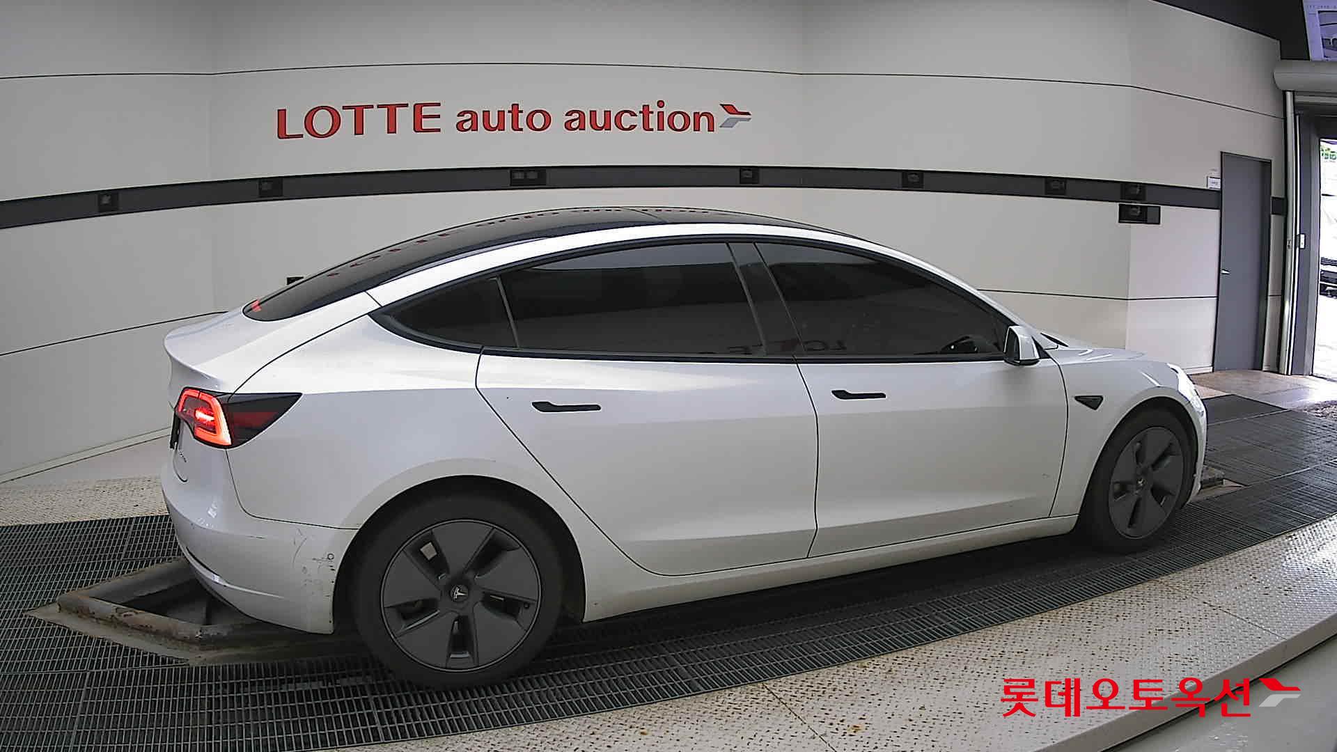 تسلا MODEL 3