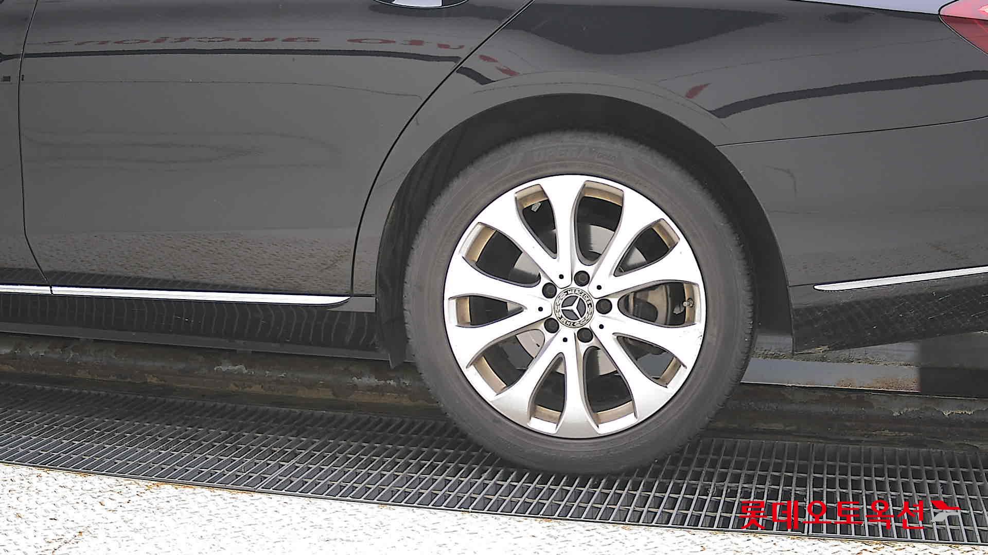 مرسيدس E220D