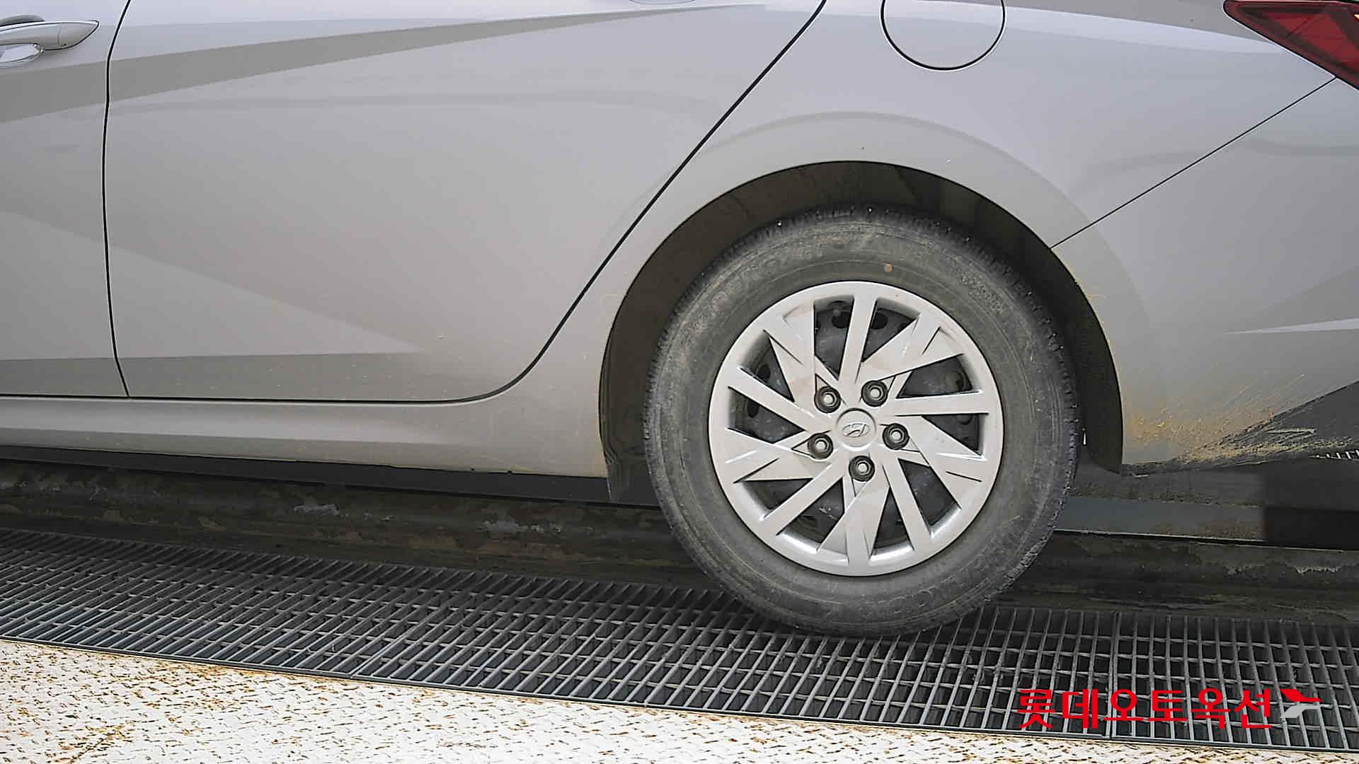 Hyundai Avante id 2888799 из Кореи 22