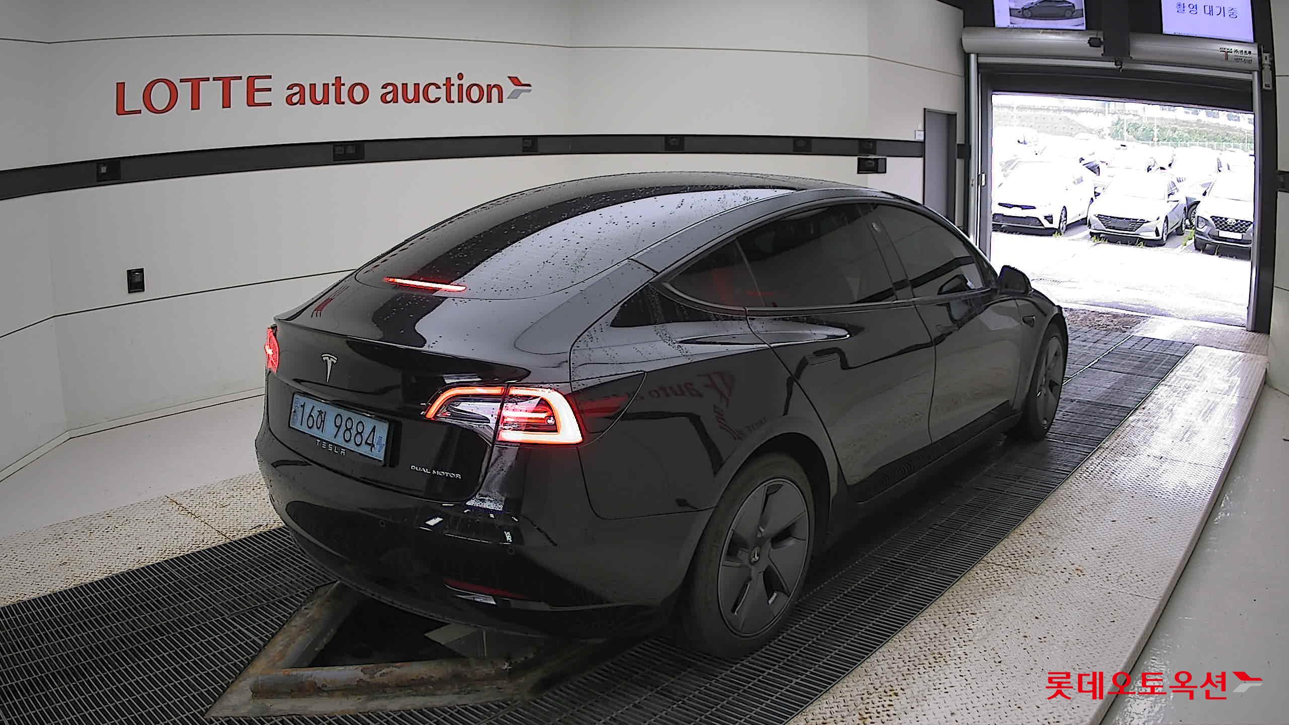 تسلا MODEL 3