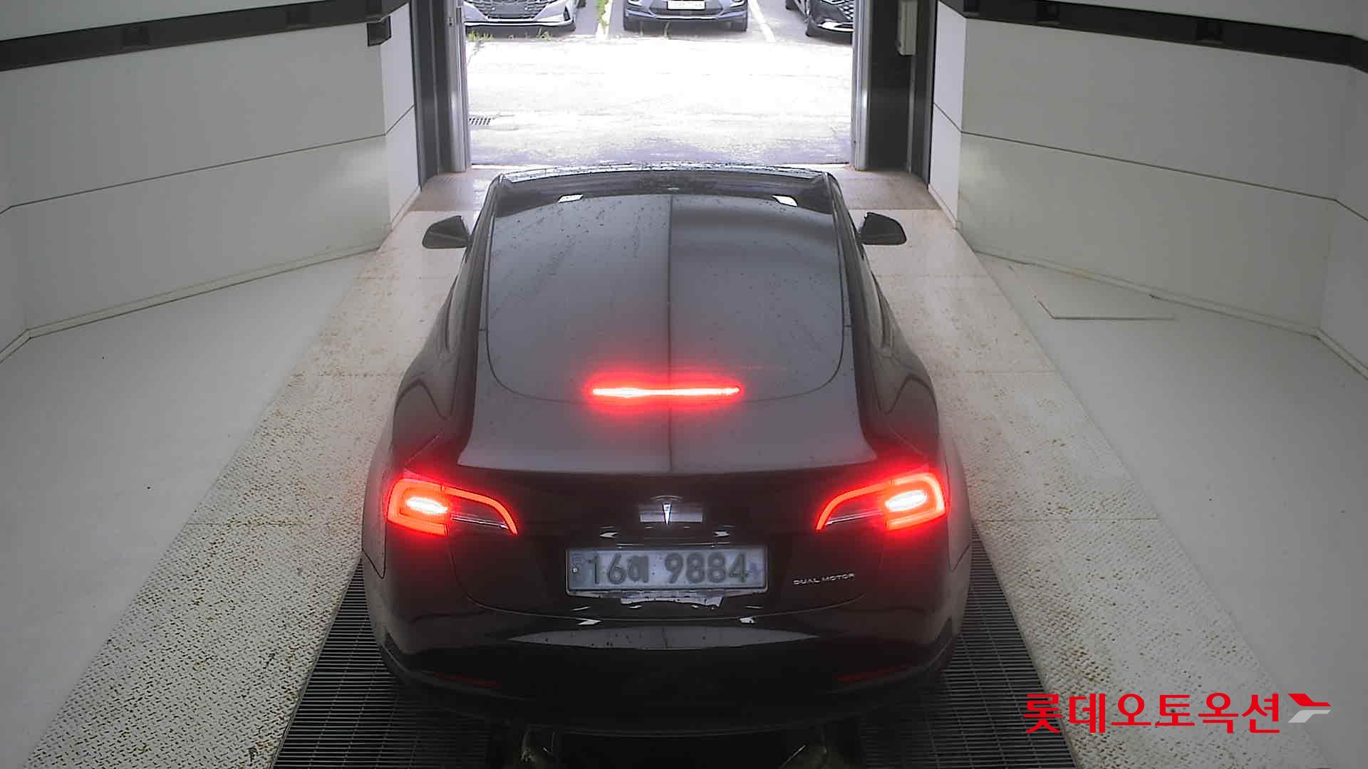 تسلا MODEL 3
