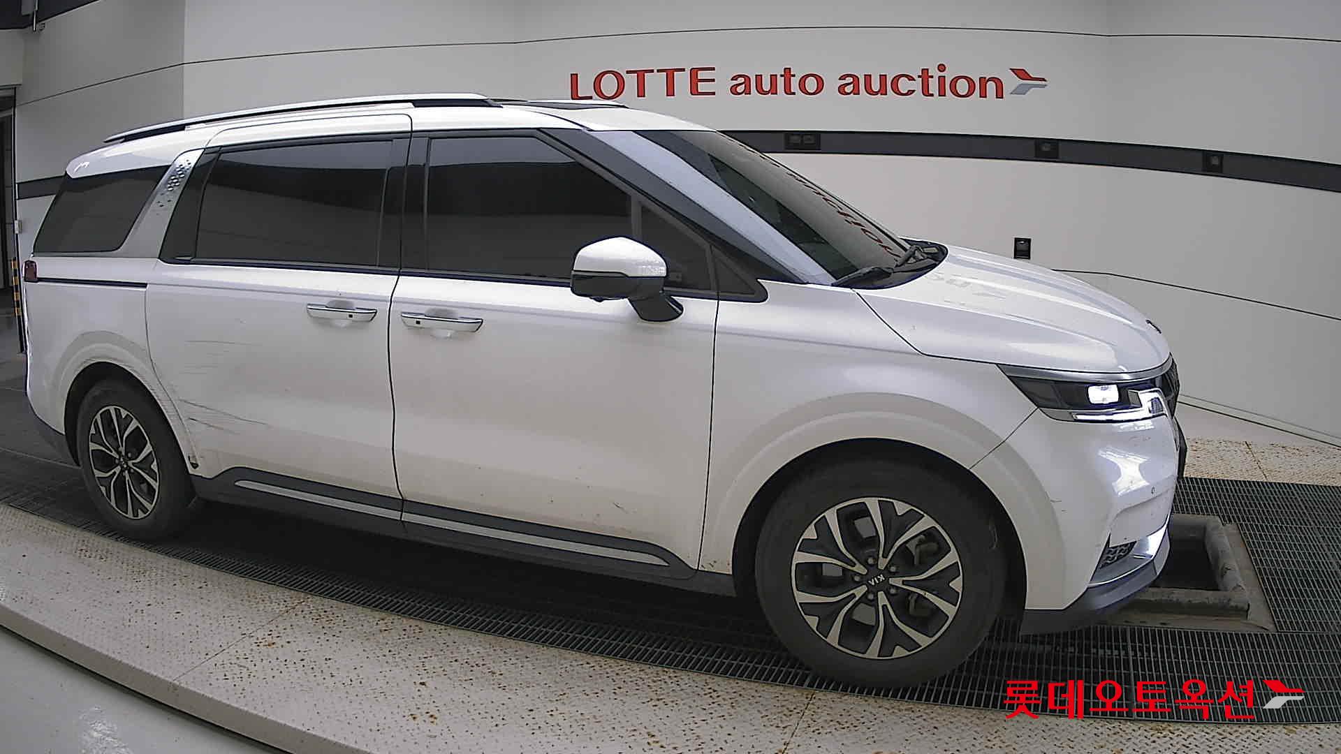 Kia Carnival id 2883686 из Кореи 17