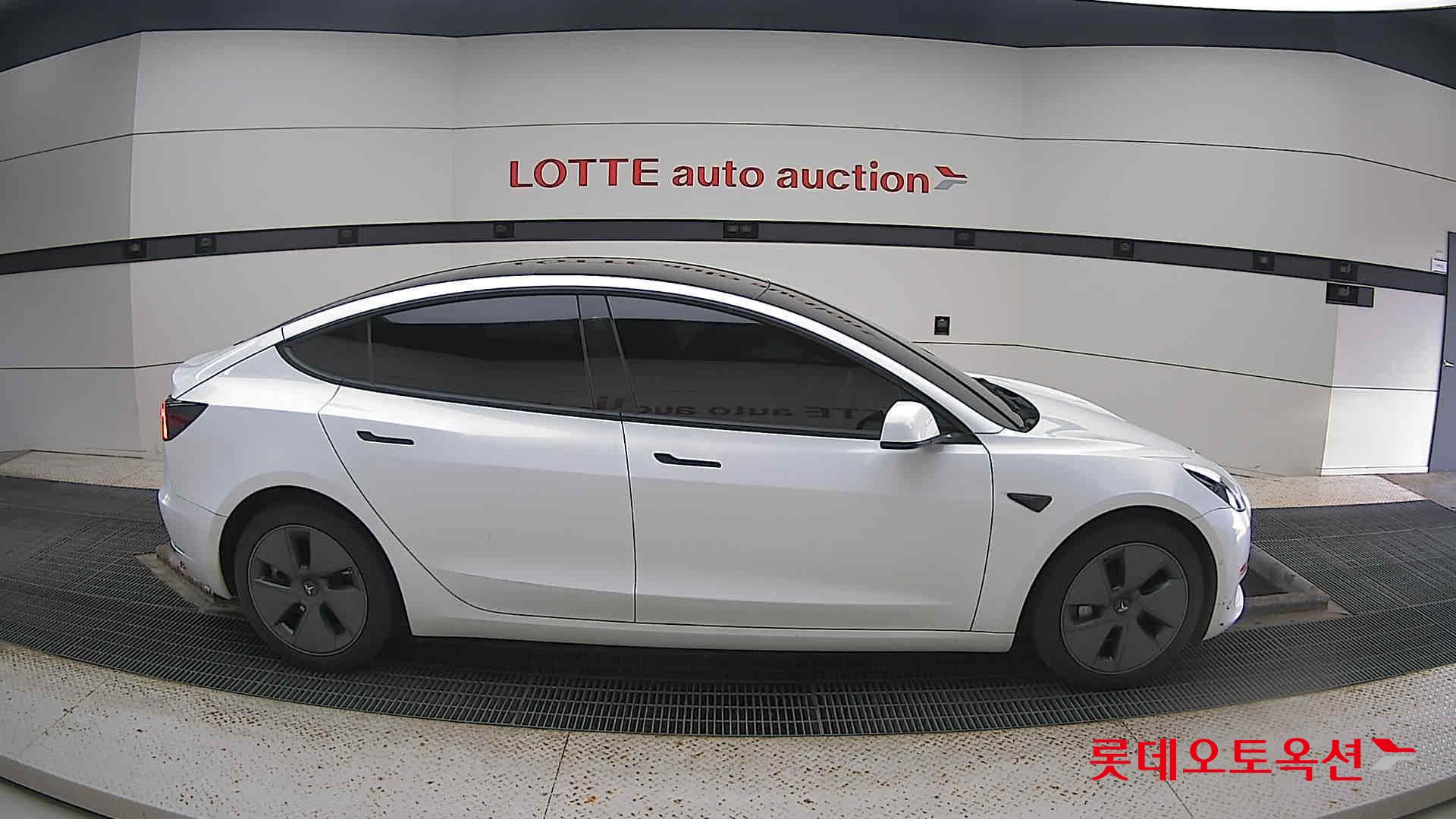 تسلا MODEL 3