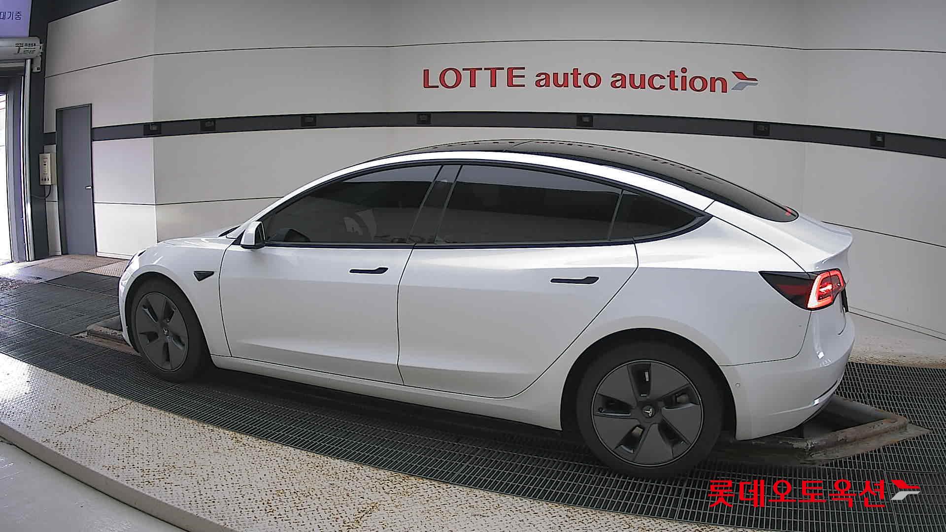 تسلا MODEL 3