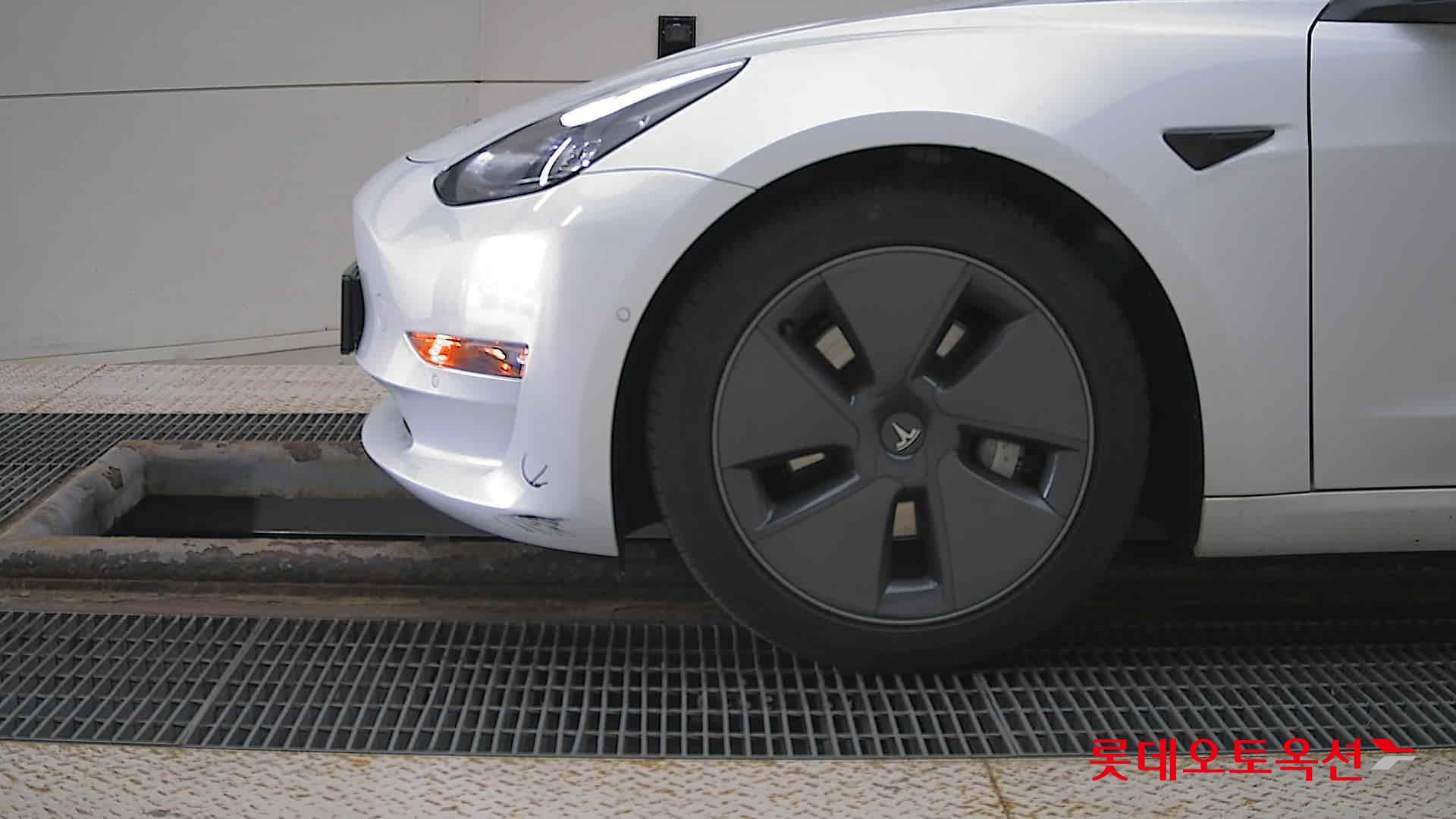 تسلا MODEL 3