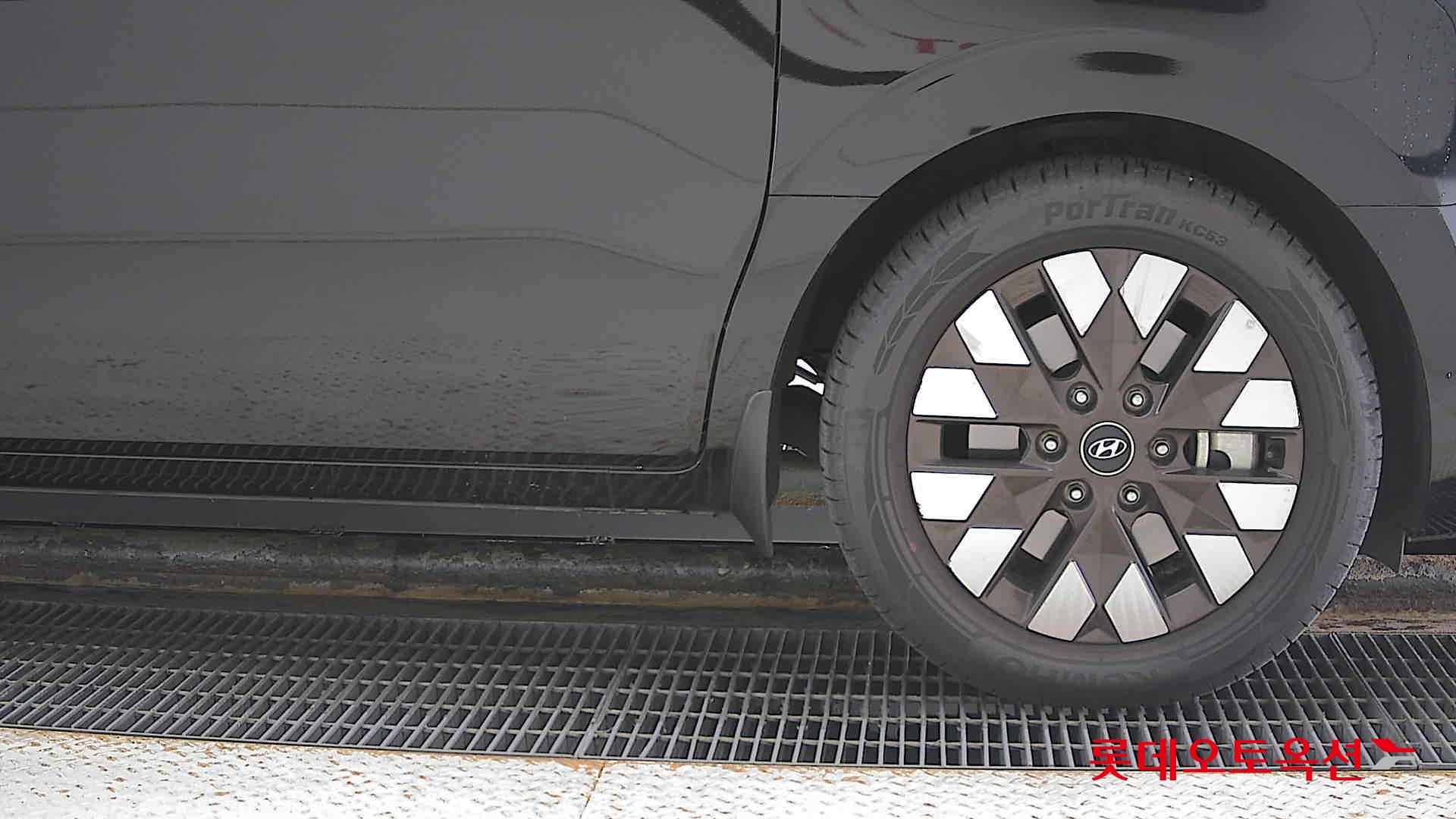 Hyundai Staria Lounge id 2883575 из Кореи 23