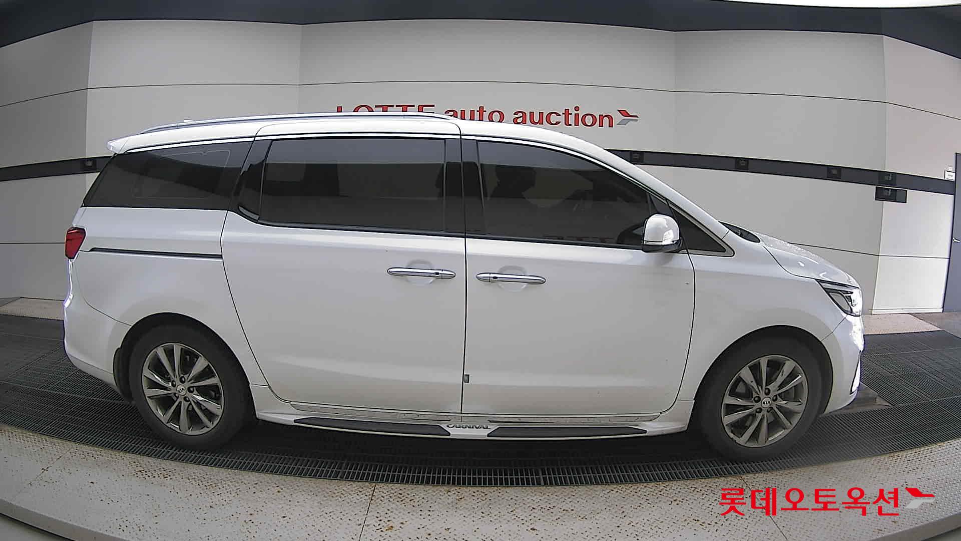 Kia Carnival id 2883643 из Кореи 3