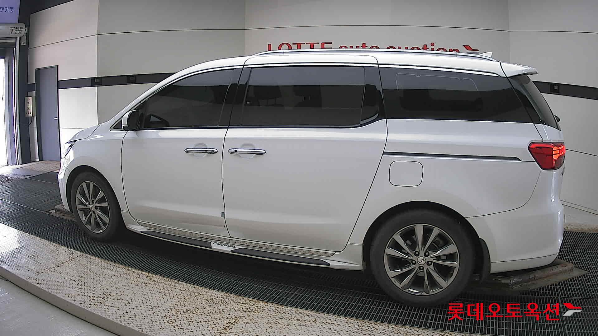 Kia Carnival id 2883643 из Кореи 11