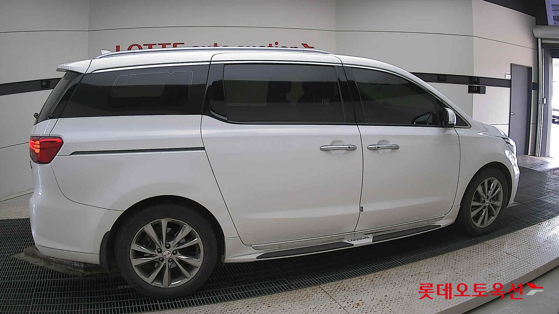 Kia Carnival id 2883643 из Кореи 18