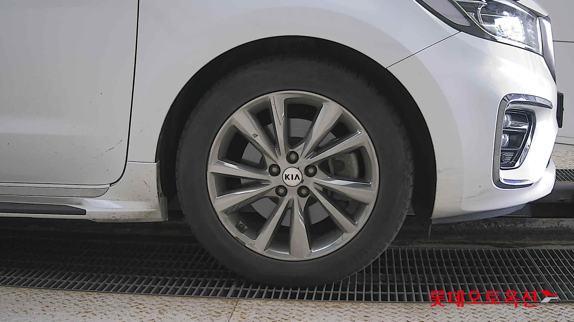 Kia Carnival id 2883643 из Кореи 23