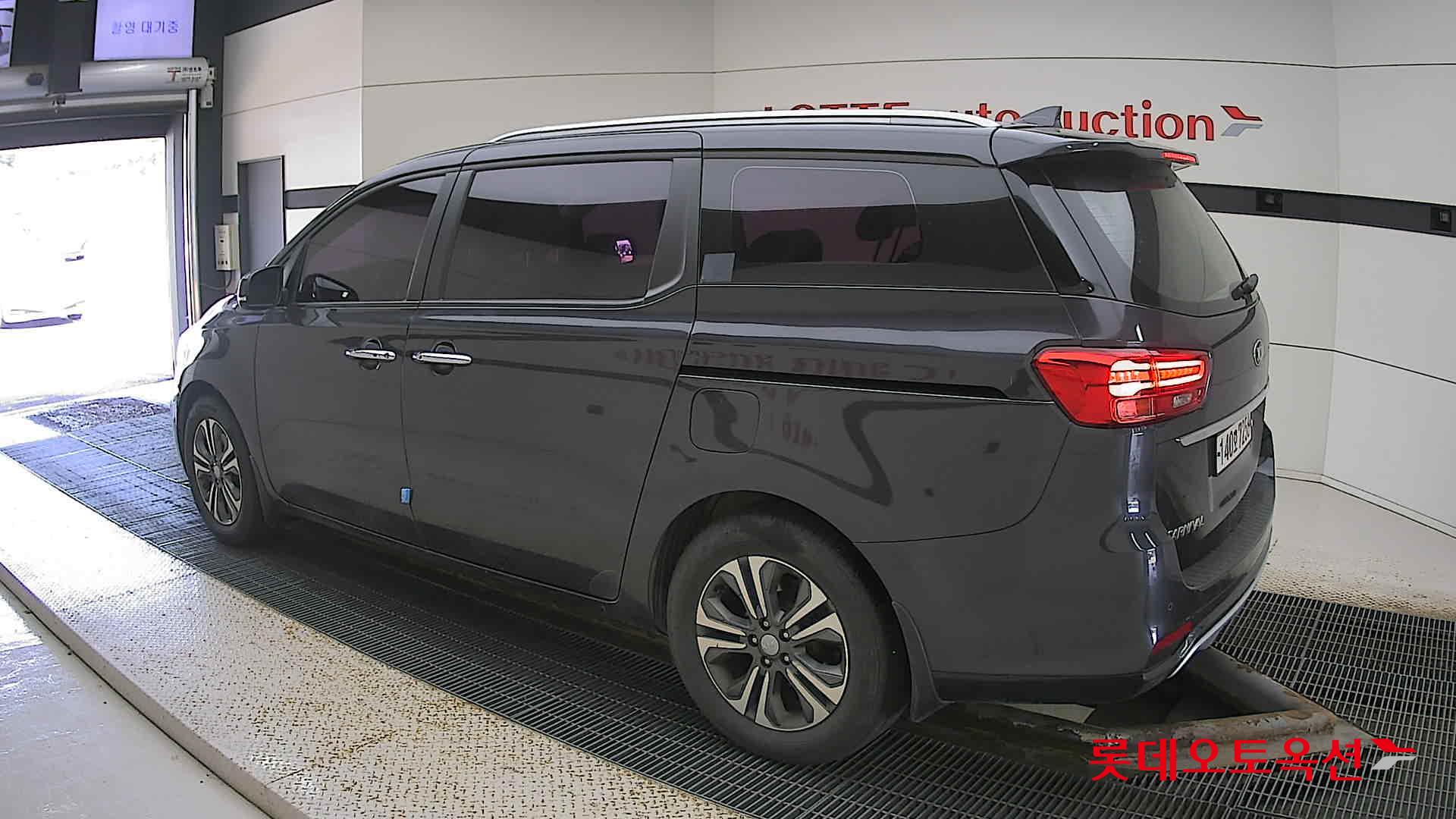 Kia Carnival id 2914748 из Кореи 10