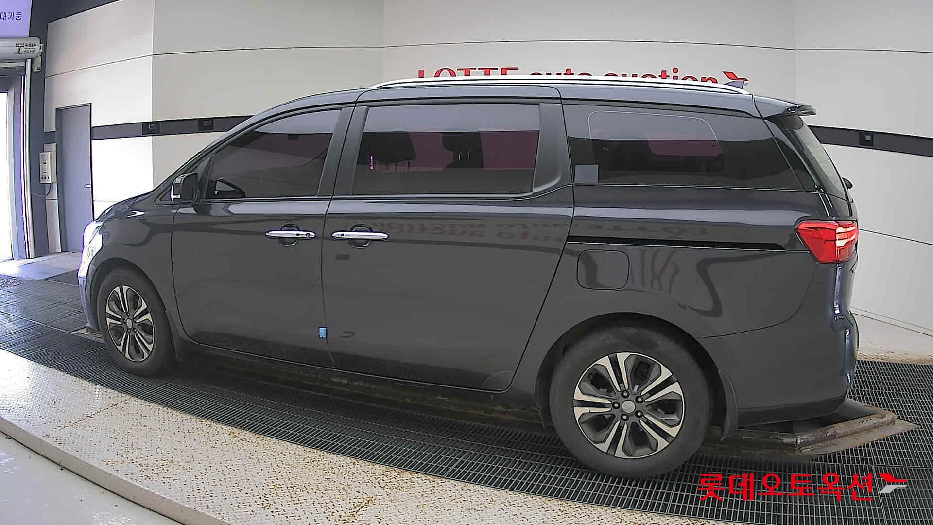 Kia Carnival id 2914748 из Кореи 11