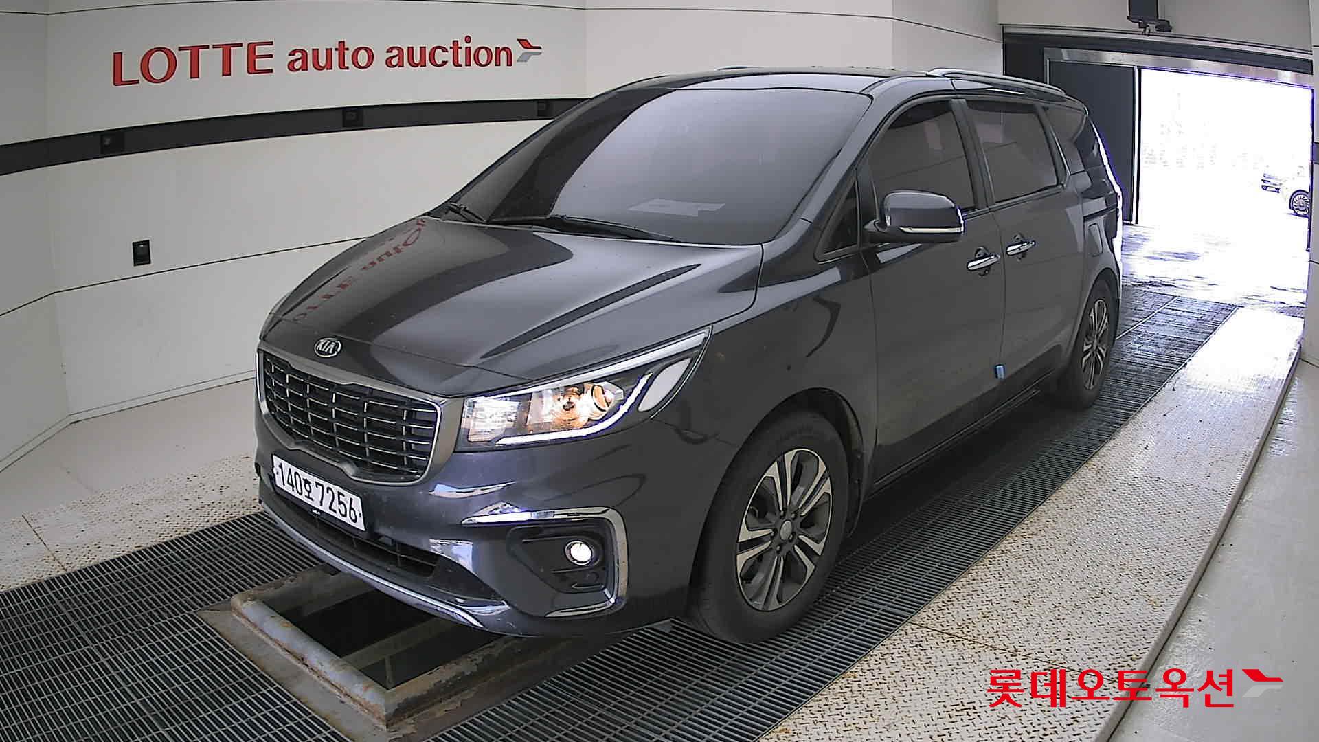 Kia Carnival id 2914748 из Кореи 14