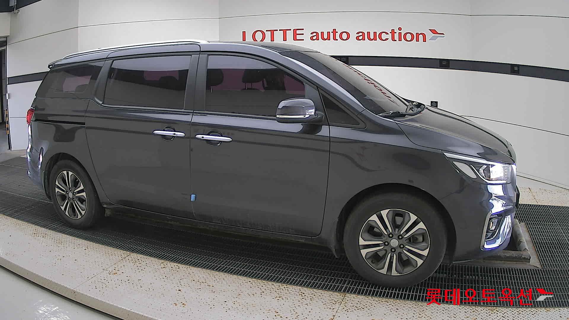 Kia Carnival id 2914748 из Кореи 17