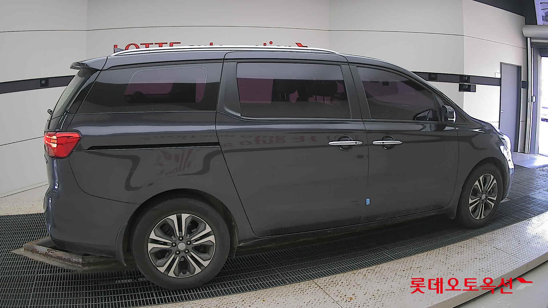 Kia Carnival id 2914748 из Кореи 18