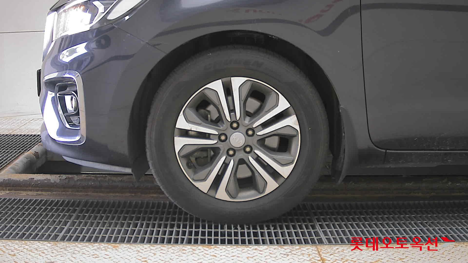 Kia Carnival id 2914748 из Кореи 21