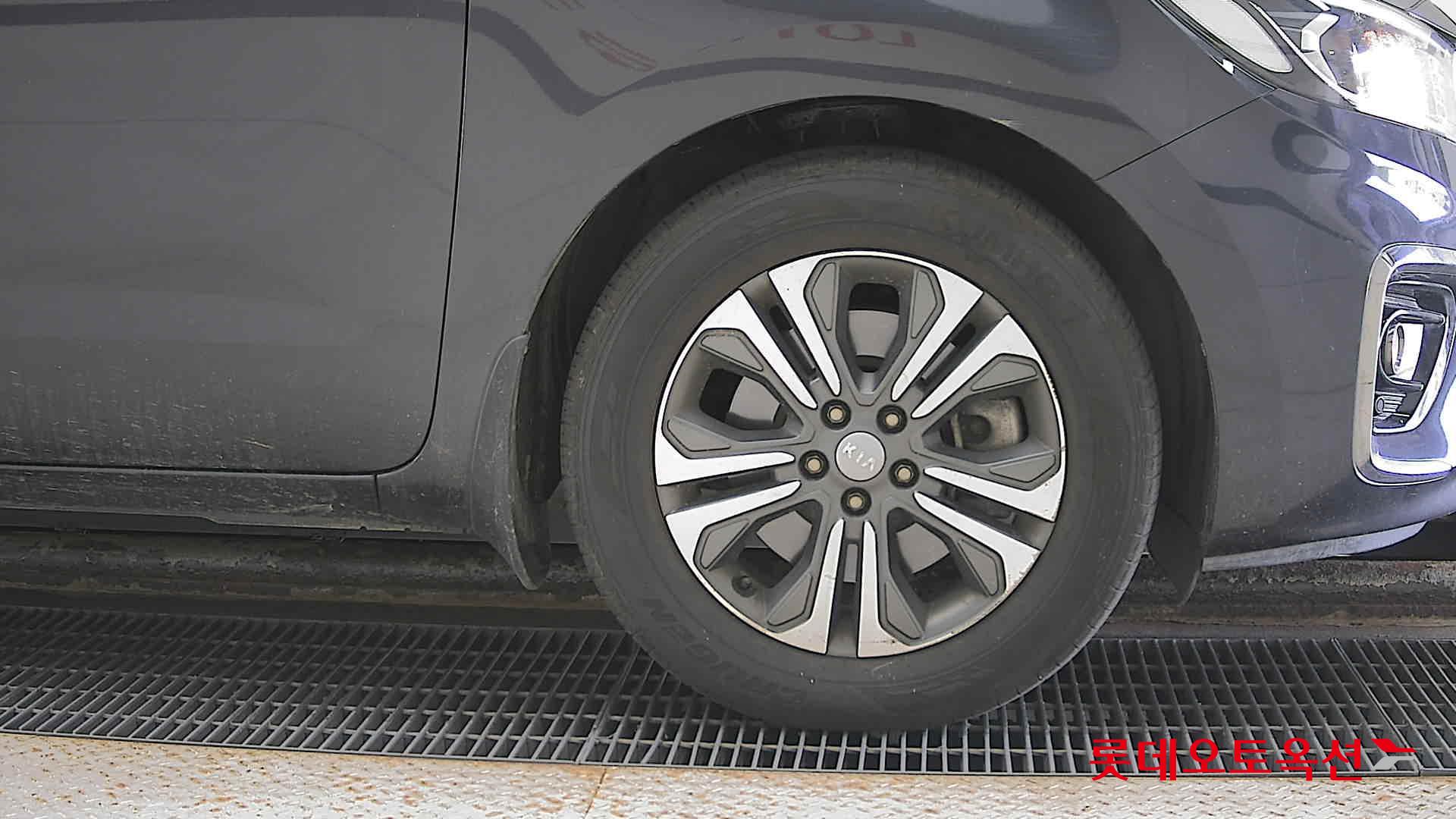 Kia Carnival id 2914748 из Кореи 23