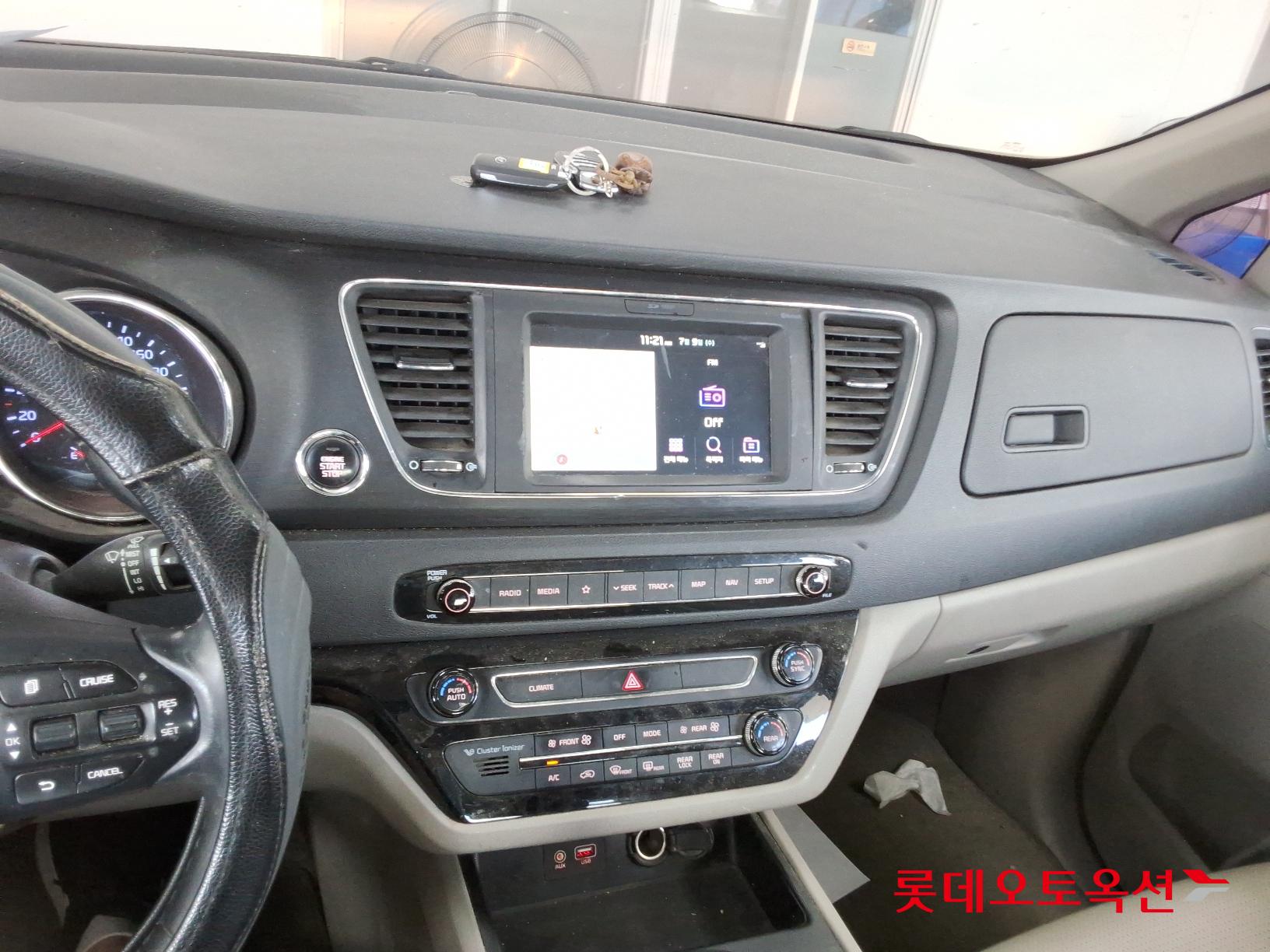 Kia Carnival id 2914748 из Кореи 31