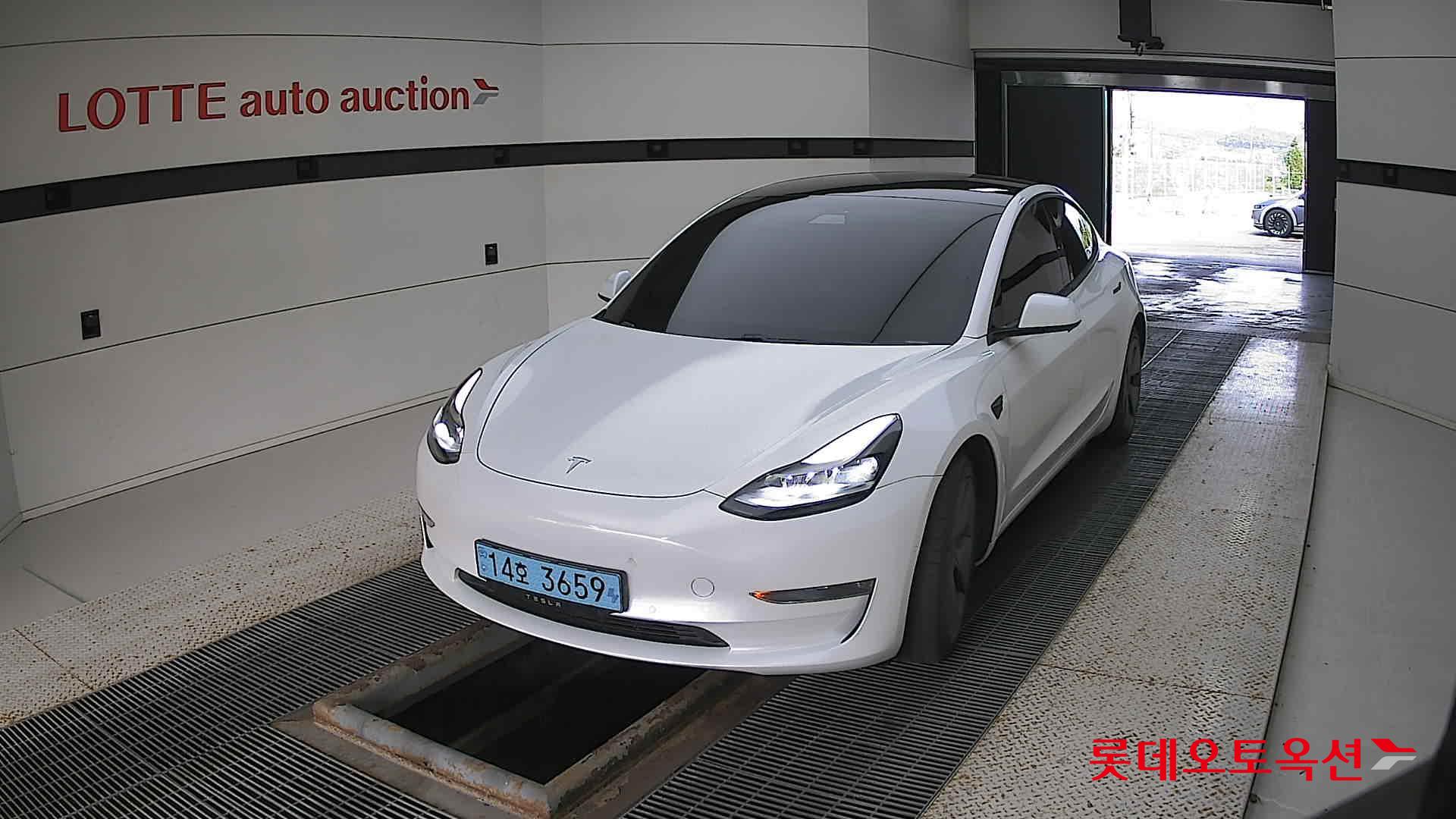 تسلا MODEL 3