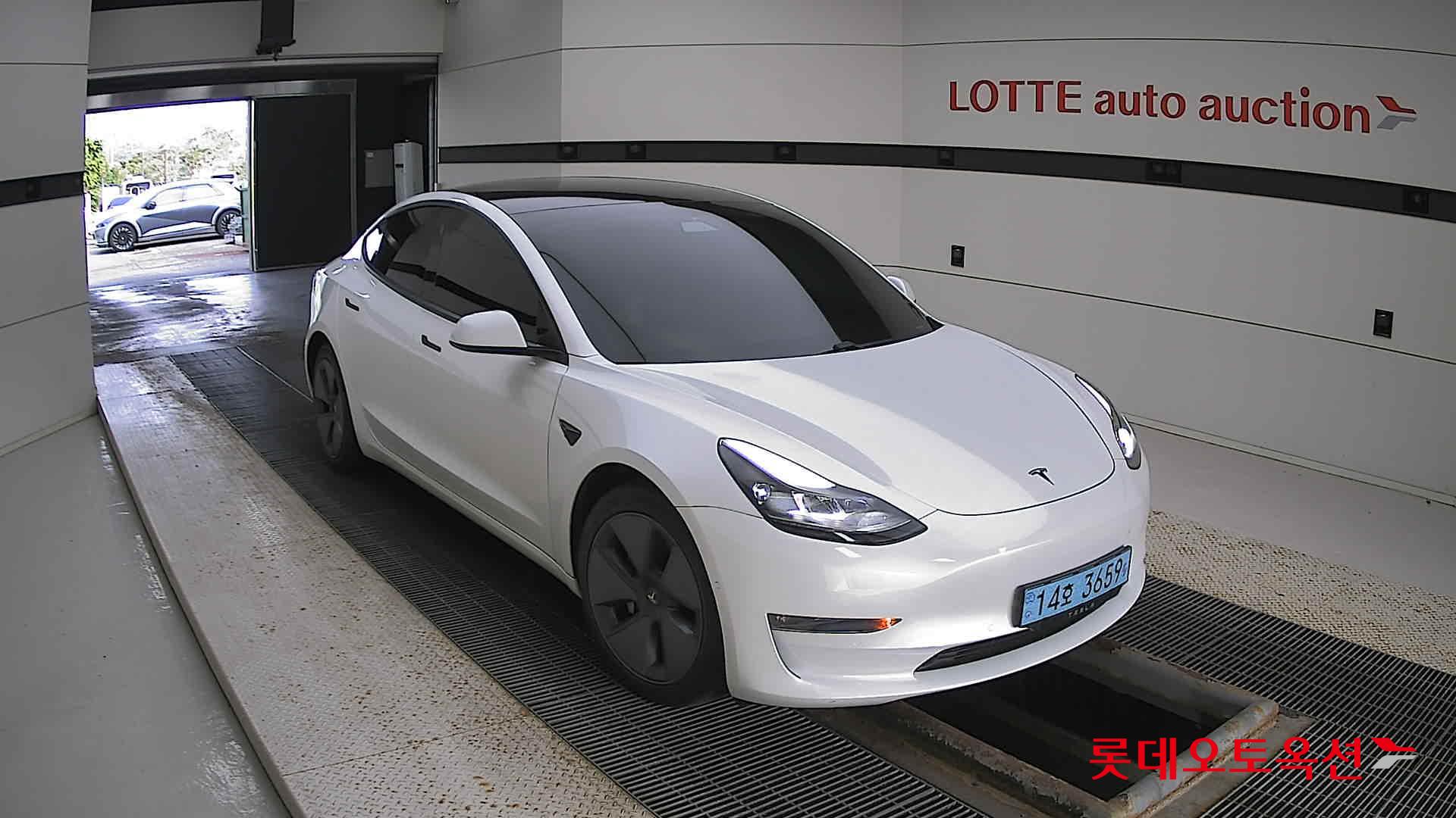 تسلا MODEL 3