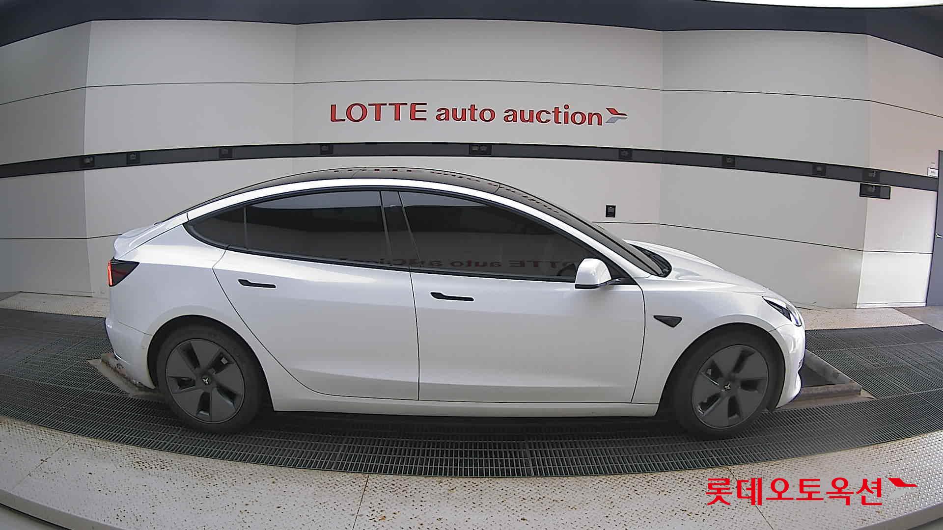 تسلا MODEL 3