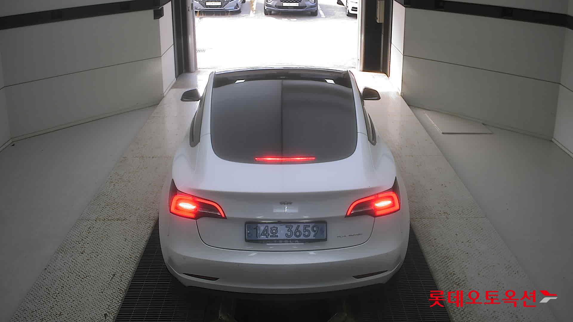 تسلا MODEL 3