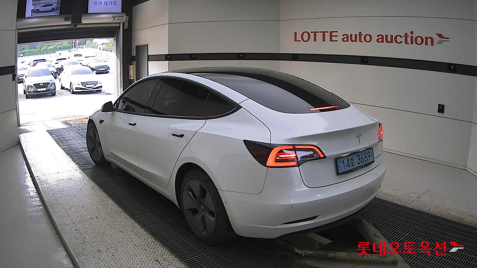 تسلا MODEL 3