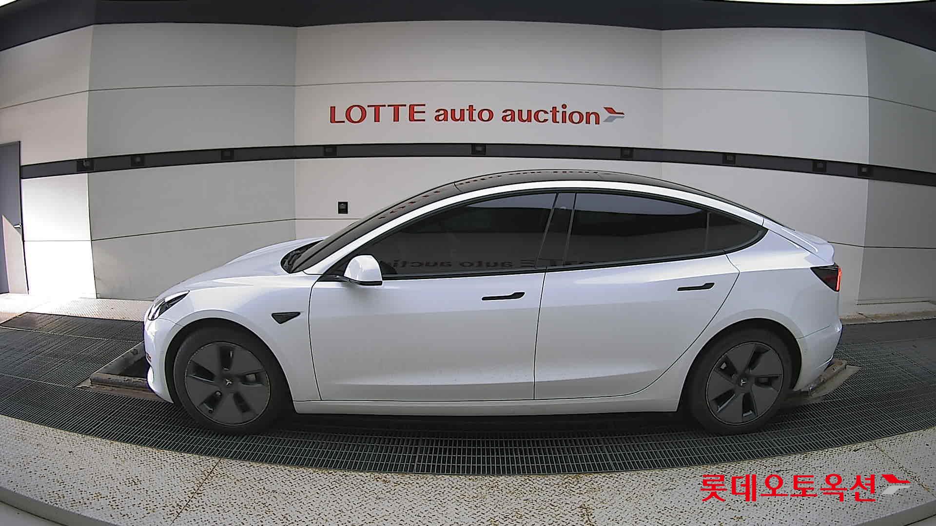 تسلا MODEL 3