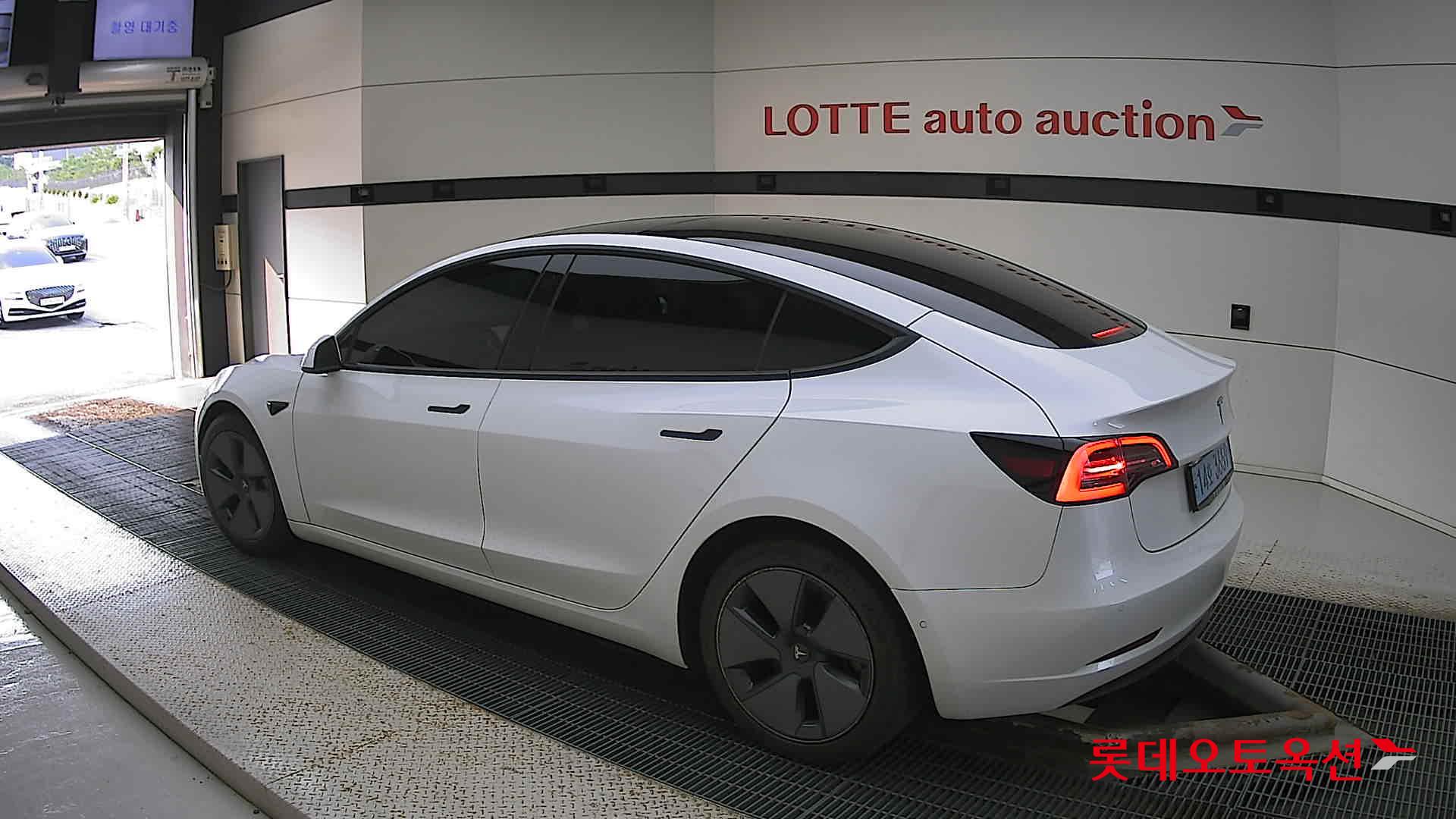 تسلا MODEL 3