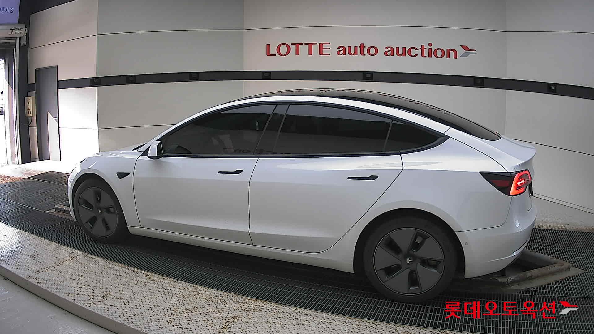 تسلا MODEL 3