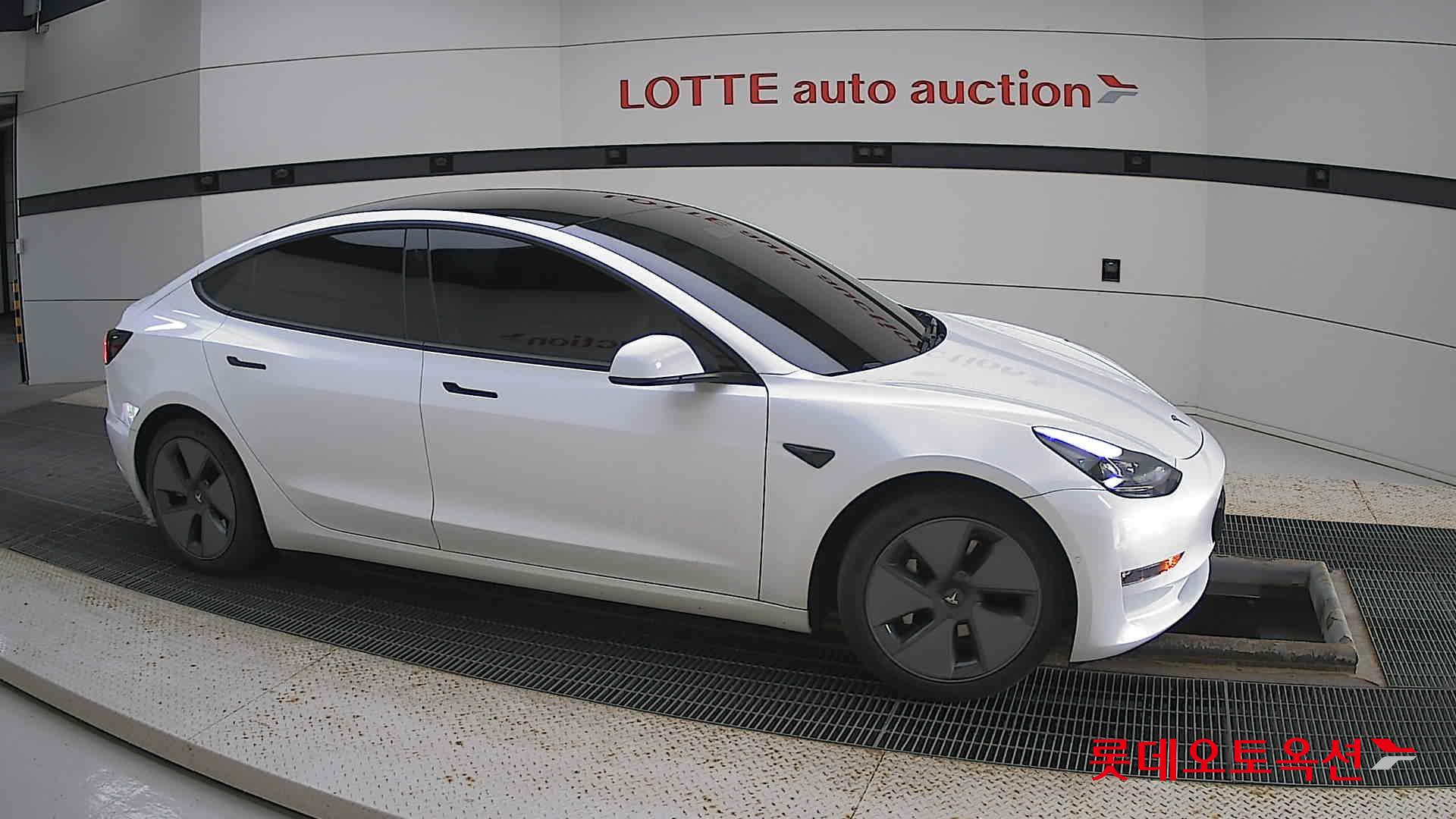 تسلا MODEL 3