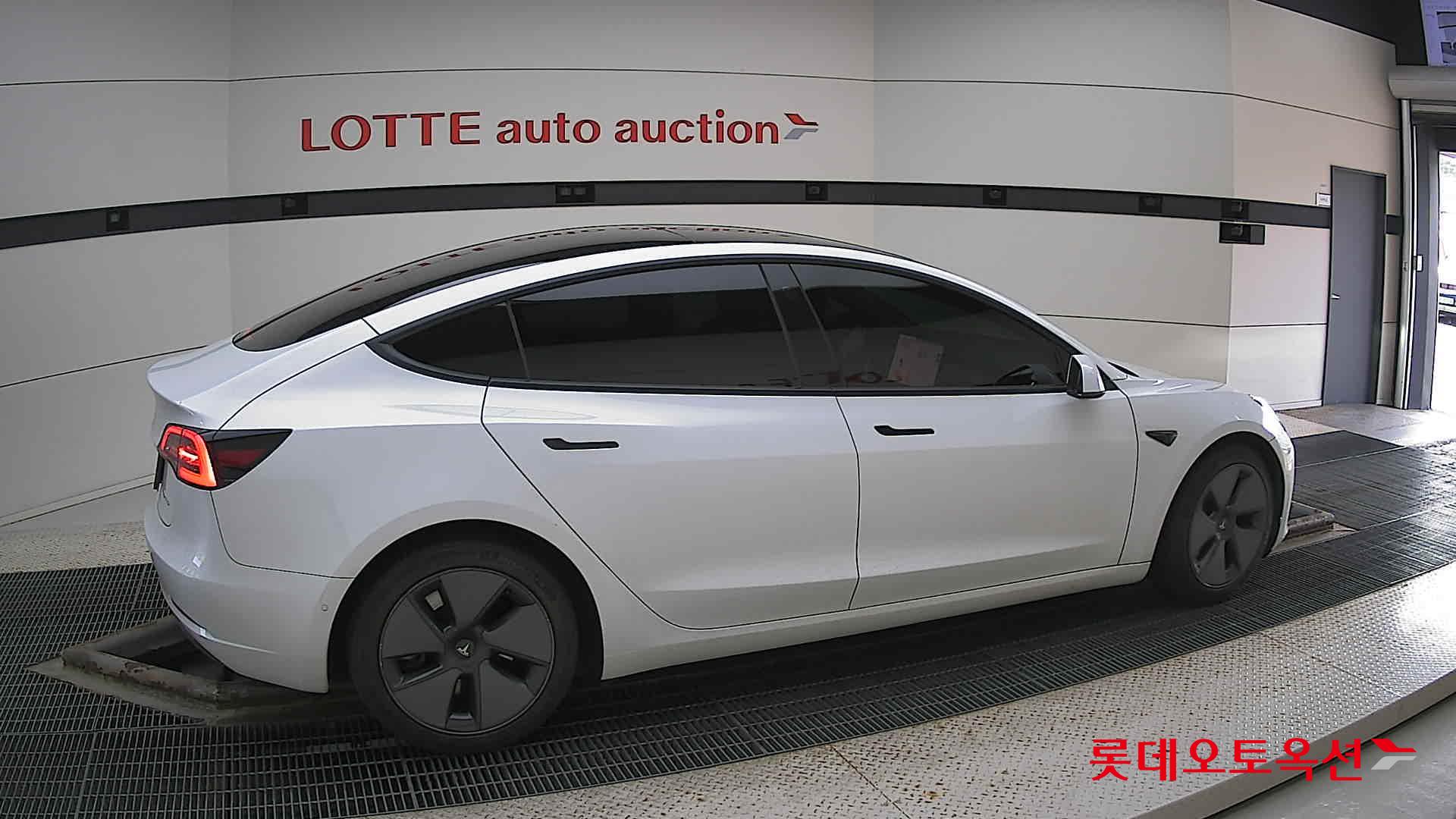 تسلا MODEL 3