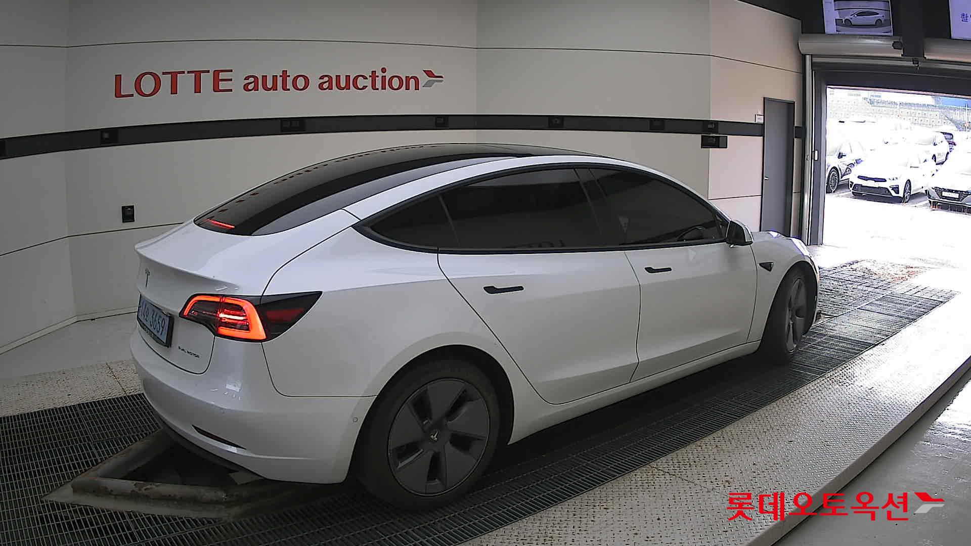 تسلا MODEL 3