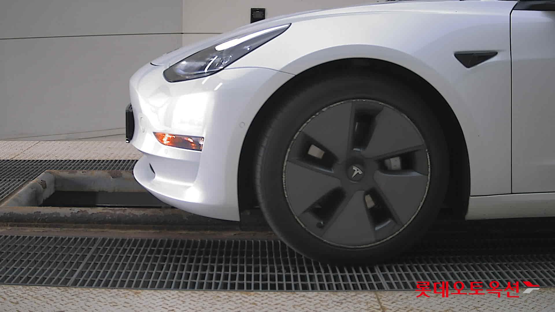 تسلا MODEL 3