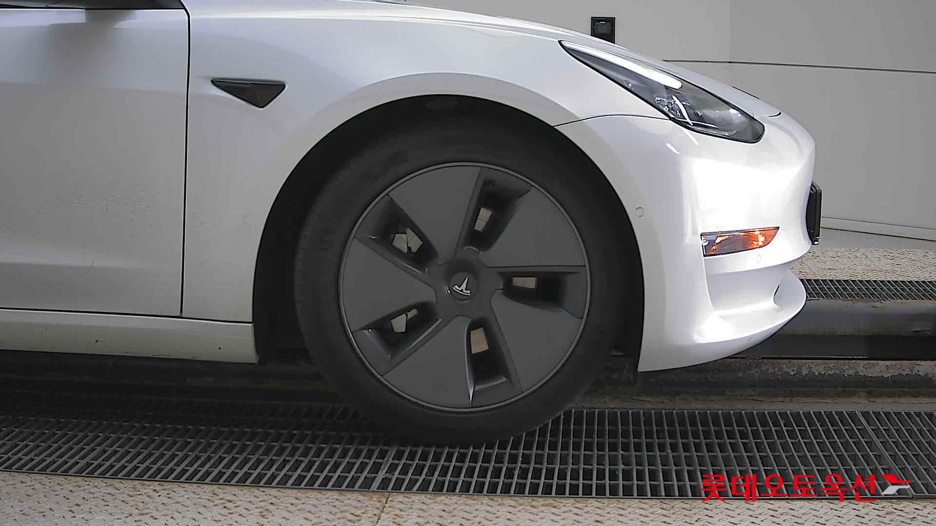تسلا MODEL 3