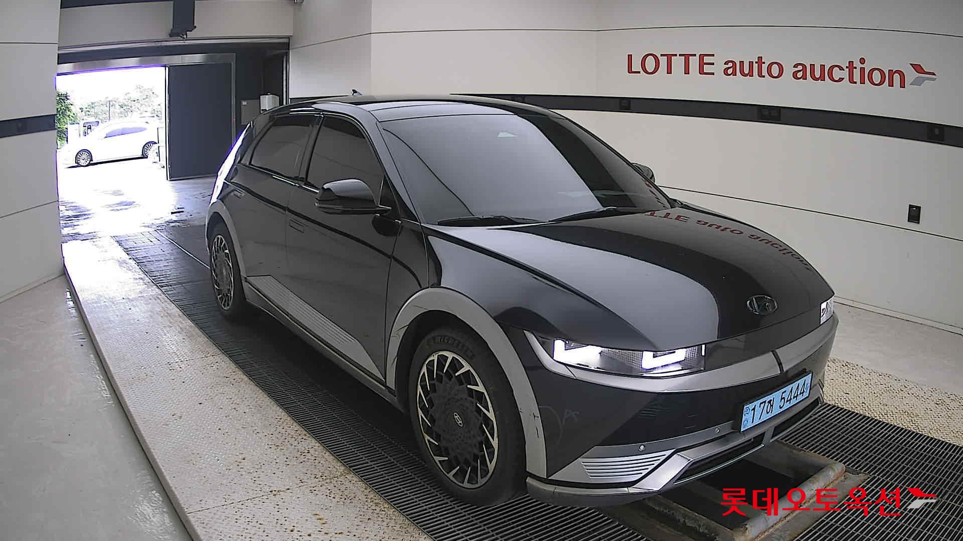 Hyundai IONIQ 5 2022 Phantom Black Pearl из Кореи, фото 2