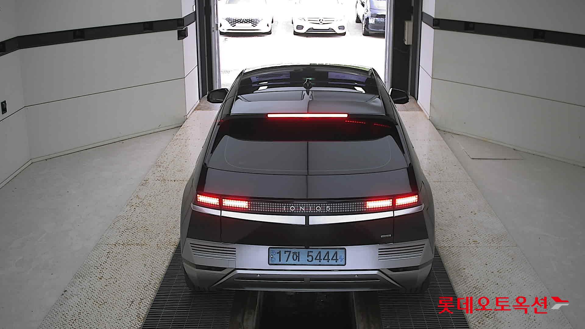 Hyundai IONIQ 5 2022 Phantom Black Pearl из Кореи, фото 5