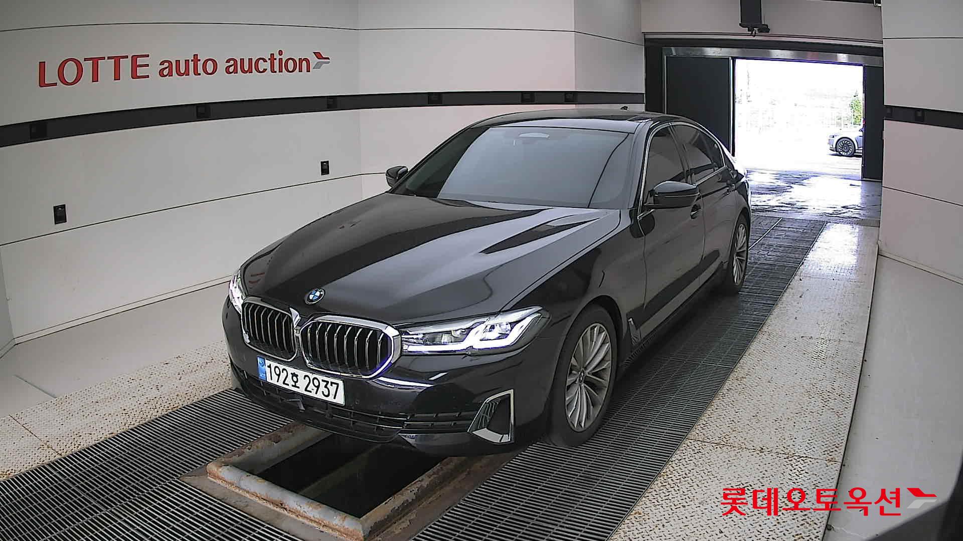 BMW 520I