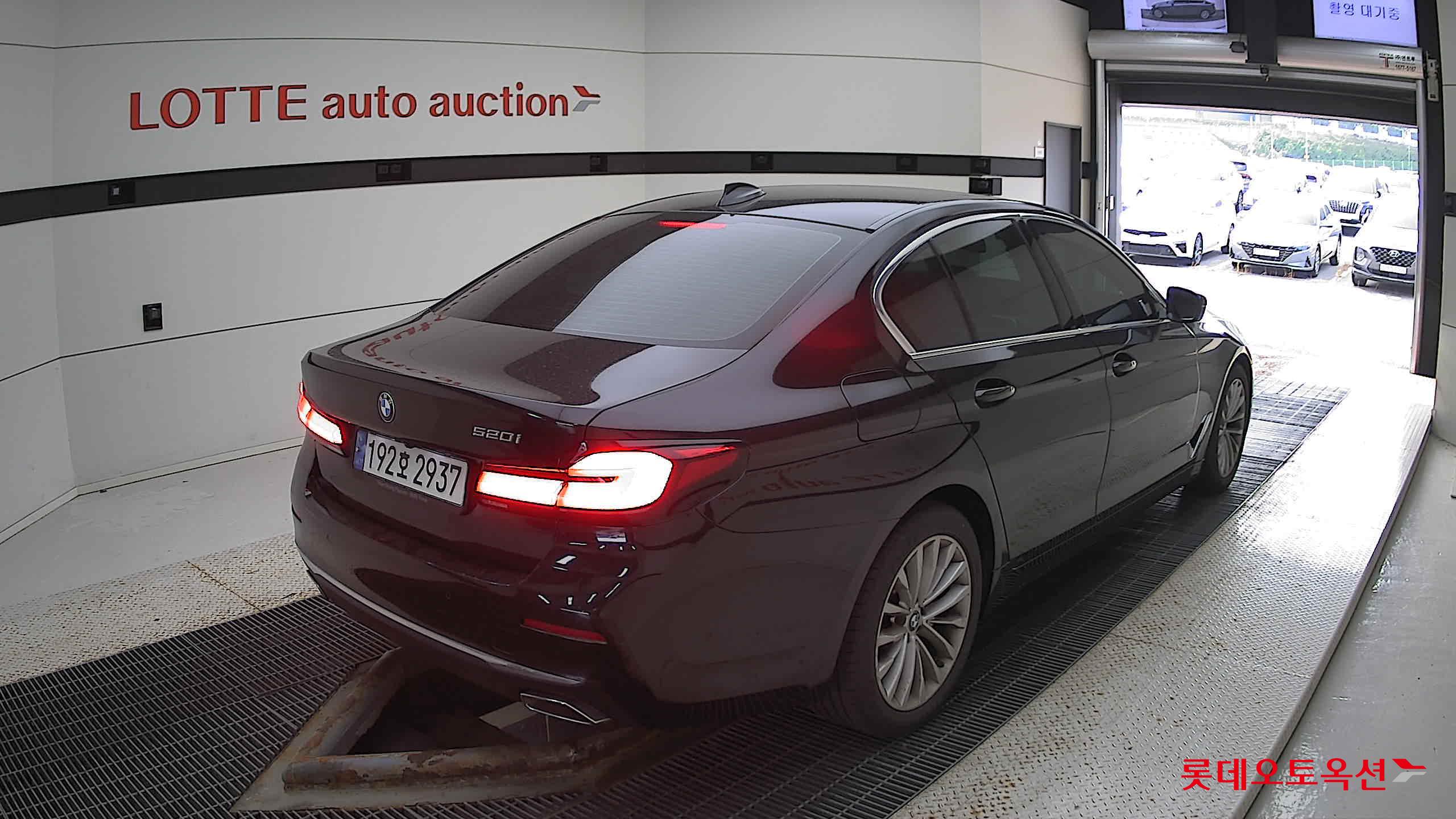 BMW 520I