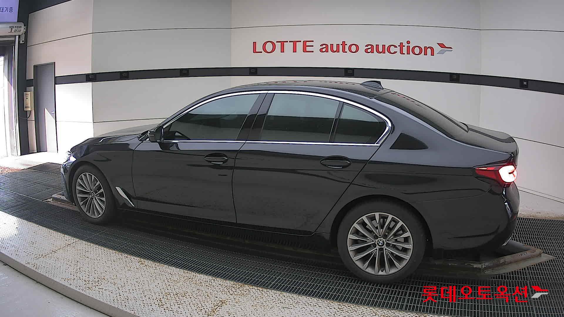 BMW 520I