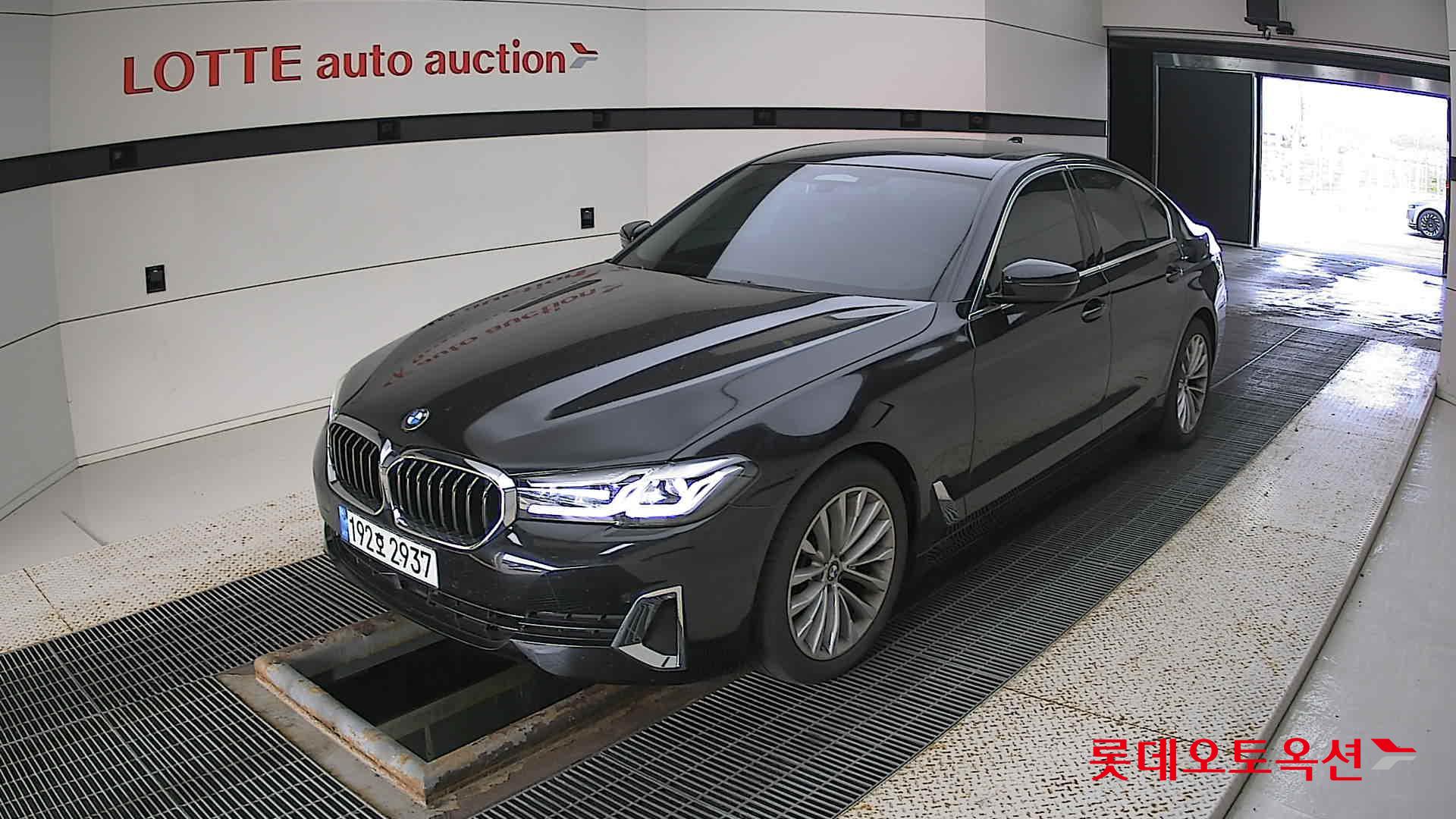 BMW 520I