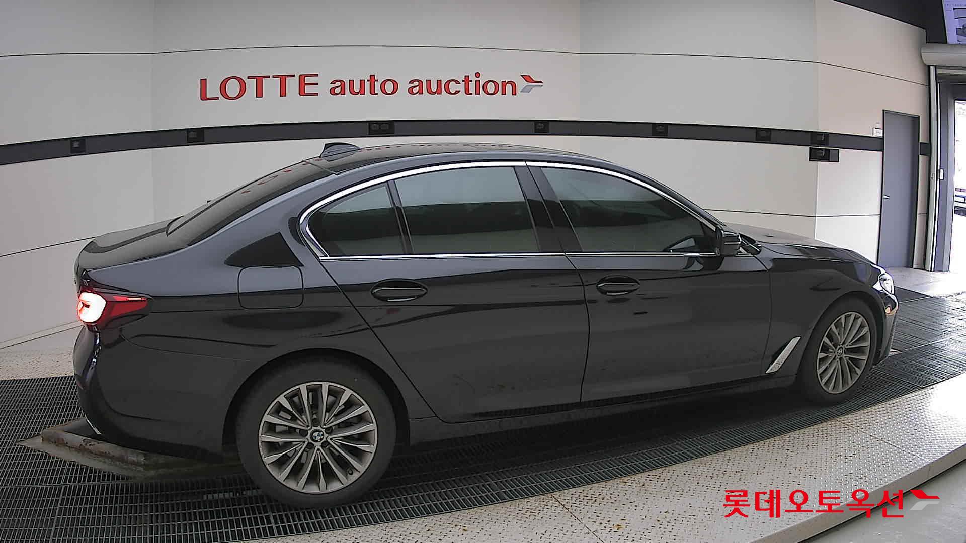 BMW 520I