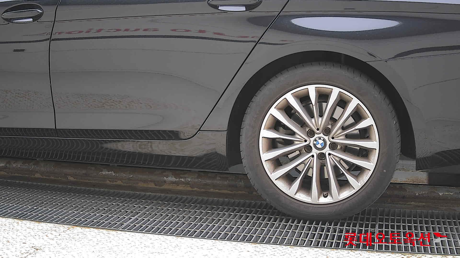 BMW 520I