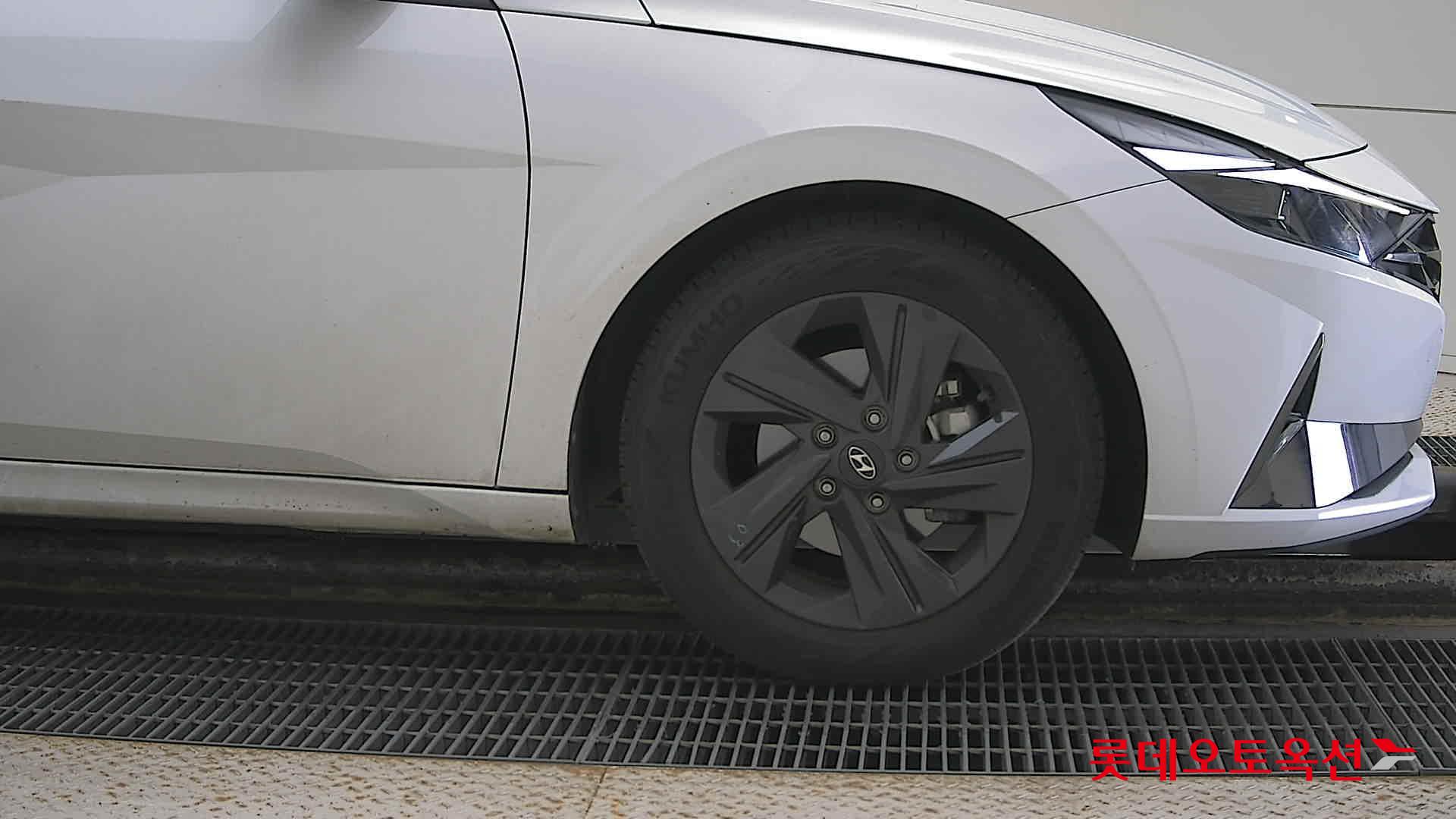 Hyundai Avante Hybrid id 2914678 из Кореи 23